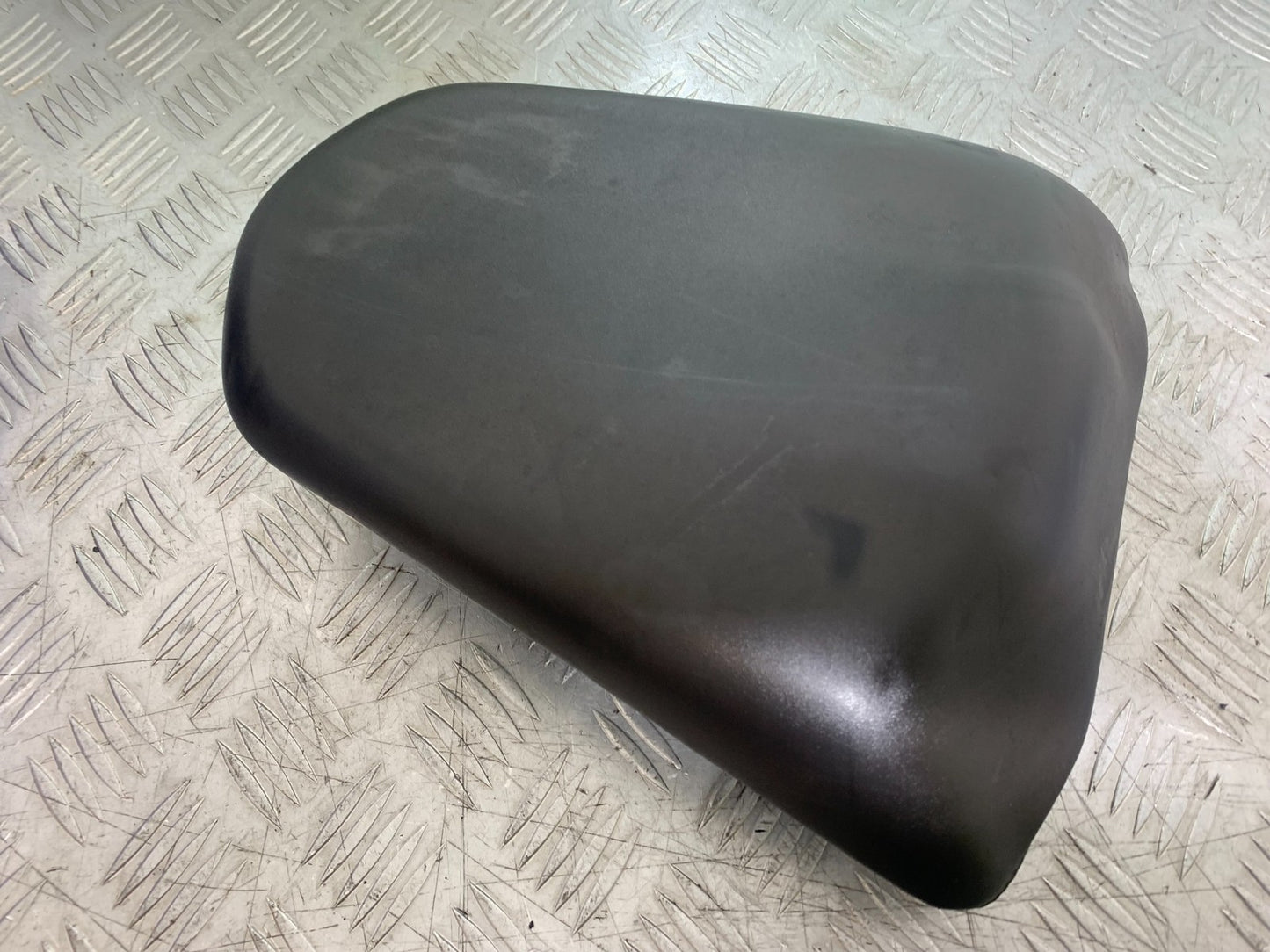 HONDA CB500 F CB500F REAR SEAT   YEAR 2013-2015  (CMB1235)