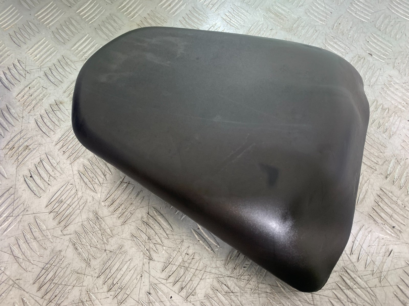 HONDA CB500 F CB500F REAR SEAT   YEAR 2013-2015  (CMB1235)