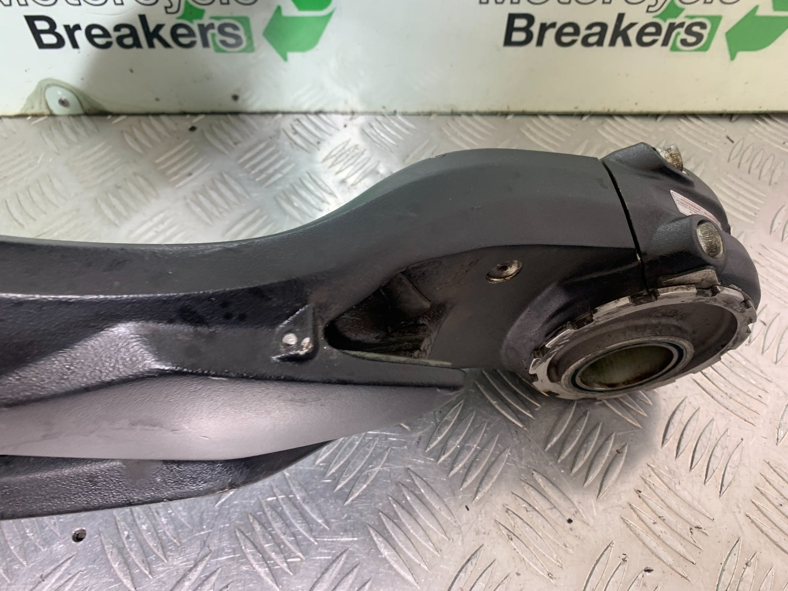 MV AGUSTA 800 F3 SWINGARM WITH CARBON HUGGER   YEAR 2013-2016 (CMB1152)