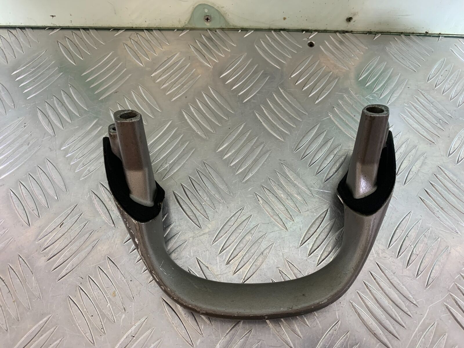 HONDA CB600 CB 600 HORNET GRAB RAIL  YEAR 1998-2002 (CMB1011)