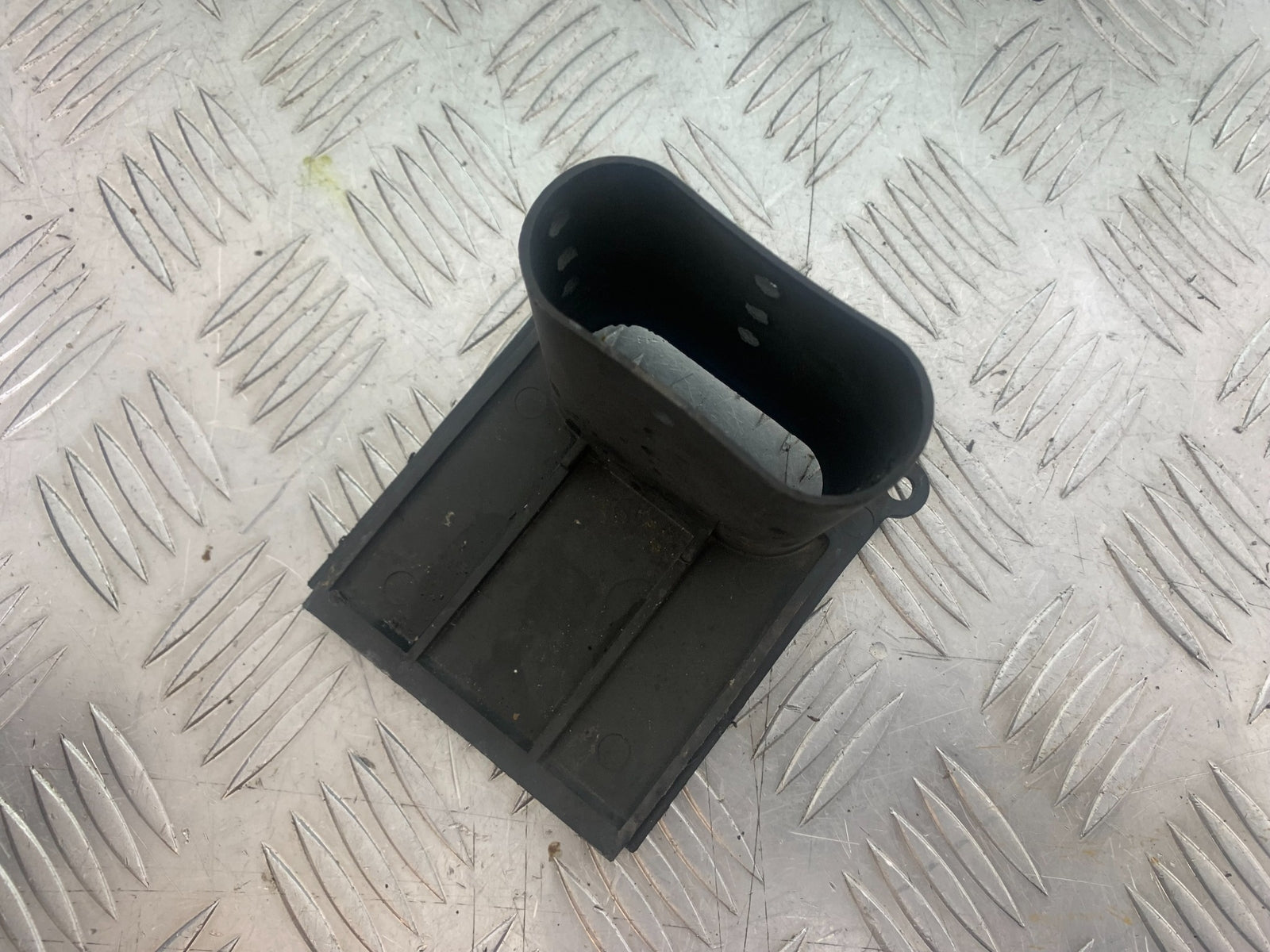 KAWASAKI GT550 GT 550 AIRBOX   YEAR 1984-87 (CMB1141)