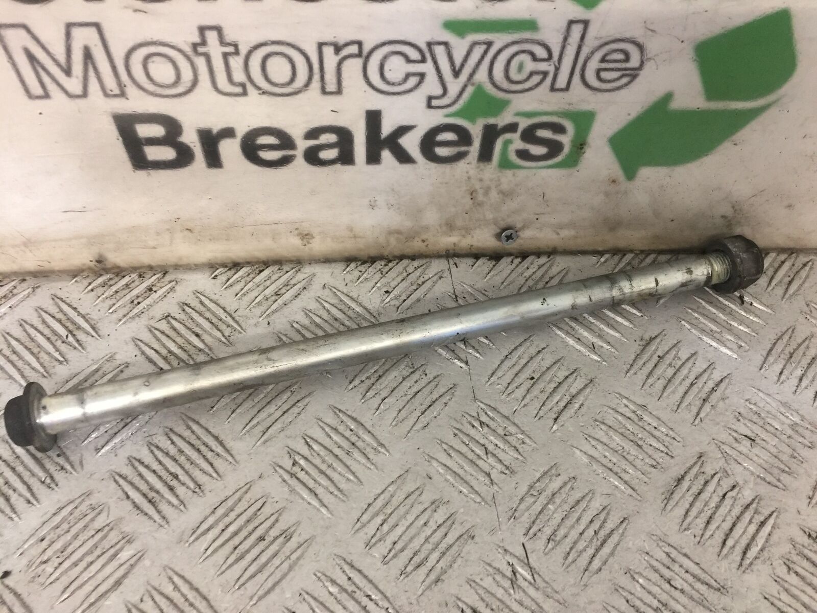 HONDA CB600 CB 600 HORNET SWINGARM SPINDLE YEAR 1999-02 (STOCK 865)