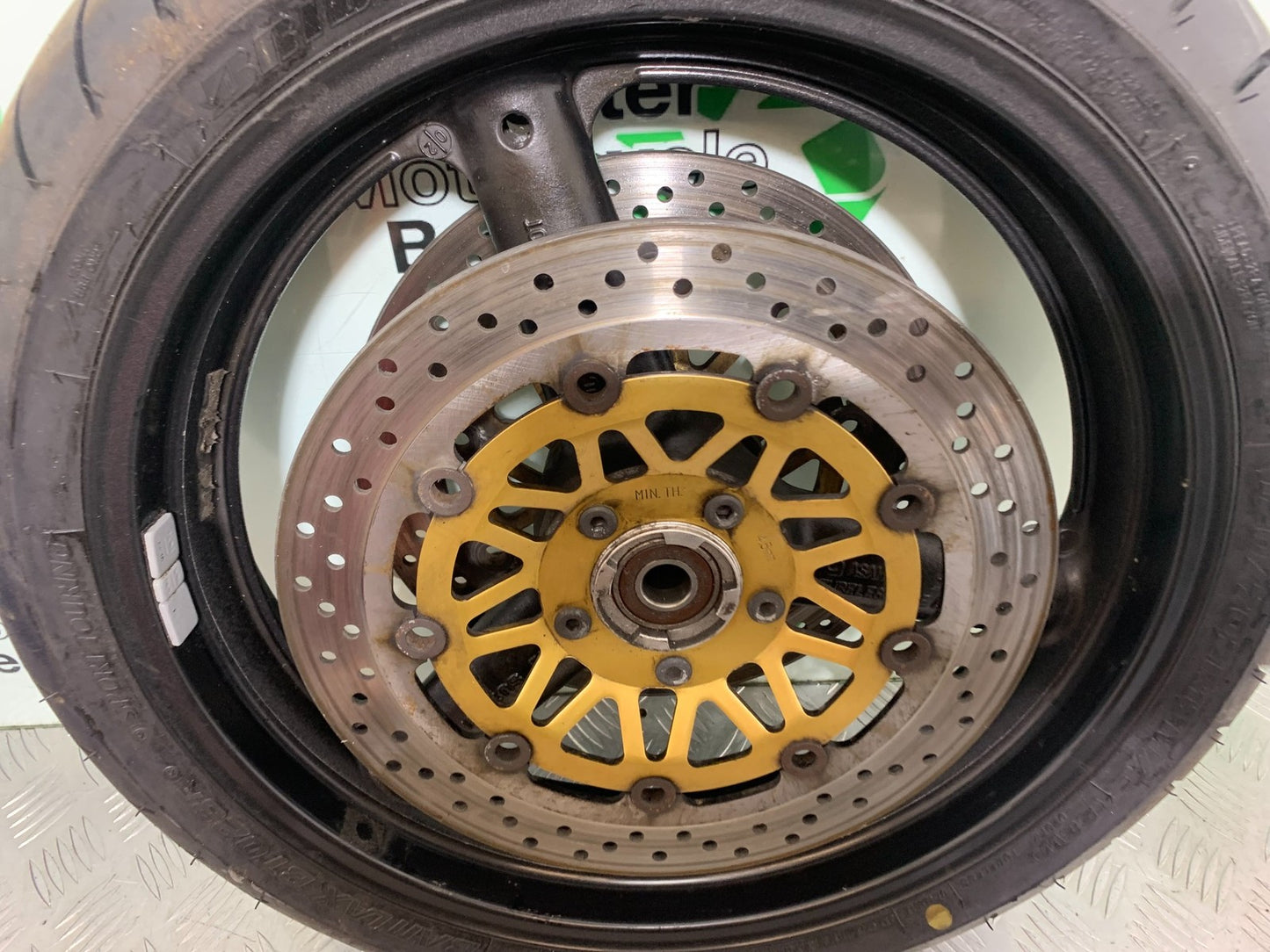 SUZUKI GSF1200 GSF 1200 BANDIT FRONT WHEEL AND DISCS   YEAR 2001-2004 (CMB1188)