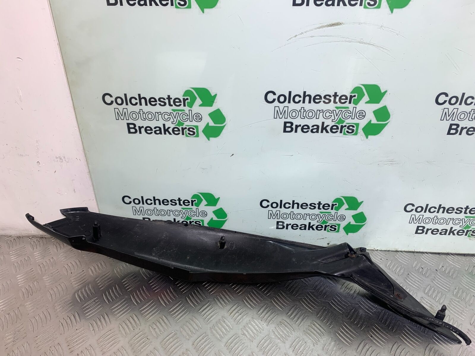 HONDA CBR600 CBR 600 F2 RIGHT SEAT PANEL YEAR 1991-1993 (CMB1114)