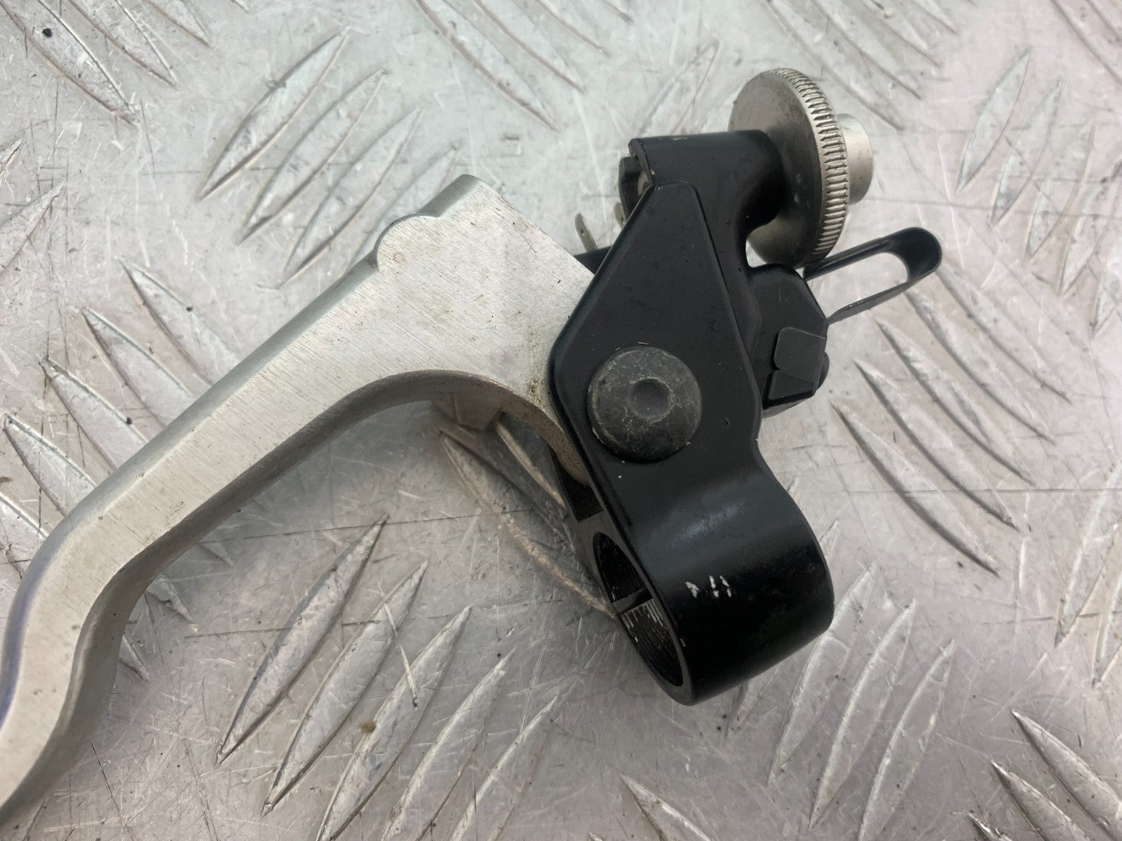 YAMAHA YZF R7 CLUTCH LEVER AND BRACKET YEAR 2022-2025 (CMB1255)
