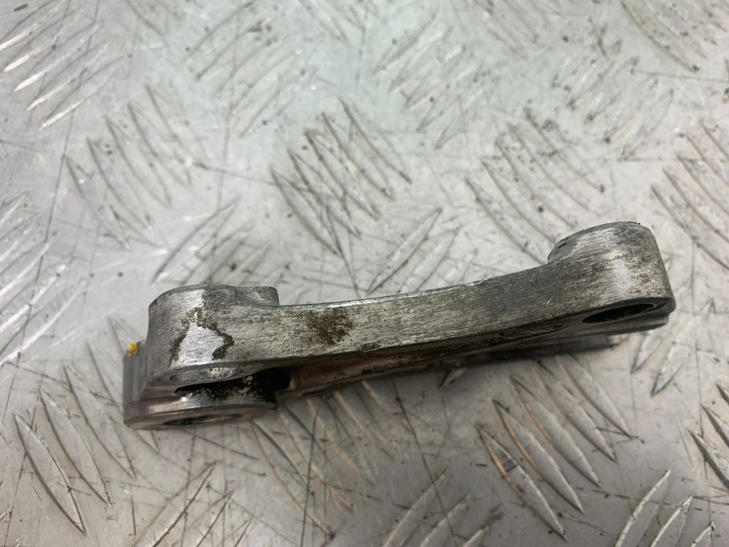 KAWASAKI ZX9R ZX9 C REAR CALIPER BRACKET  YEAR 1998-99 (CMB1213)