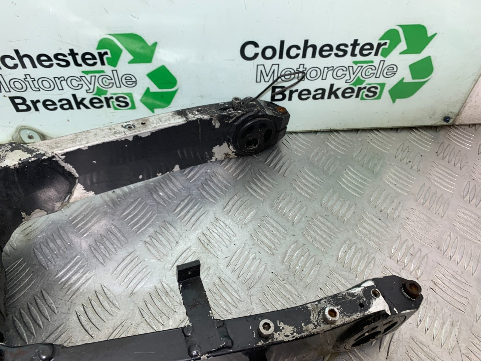 KAWASAKI ZZR1100 D SWINGARM   YEAR 1993-2001 (CMB1189)