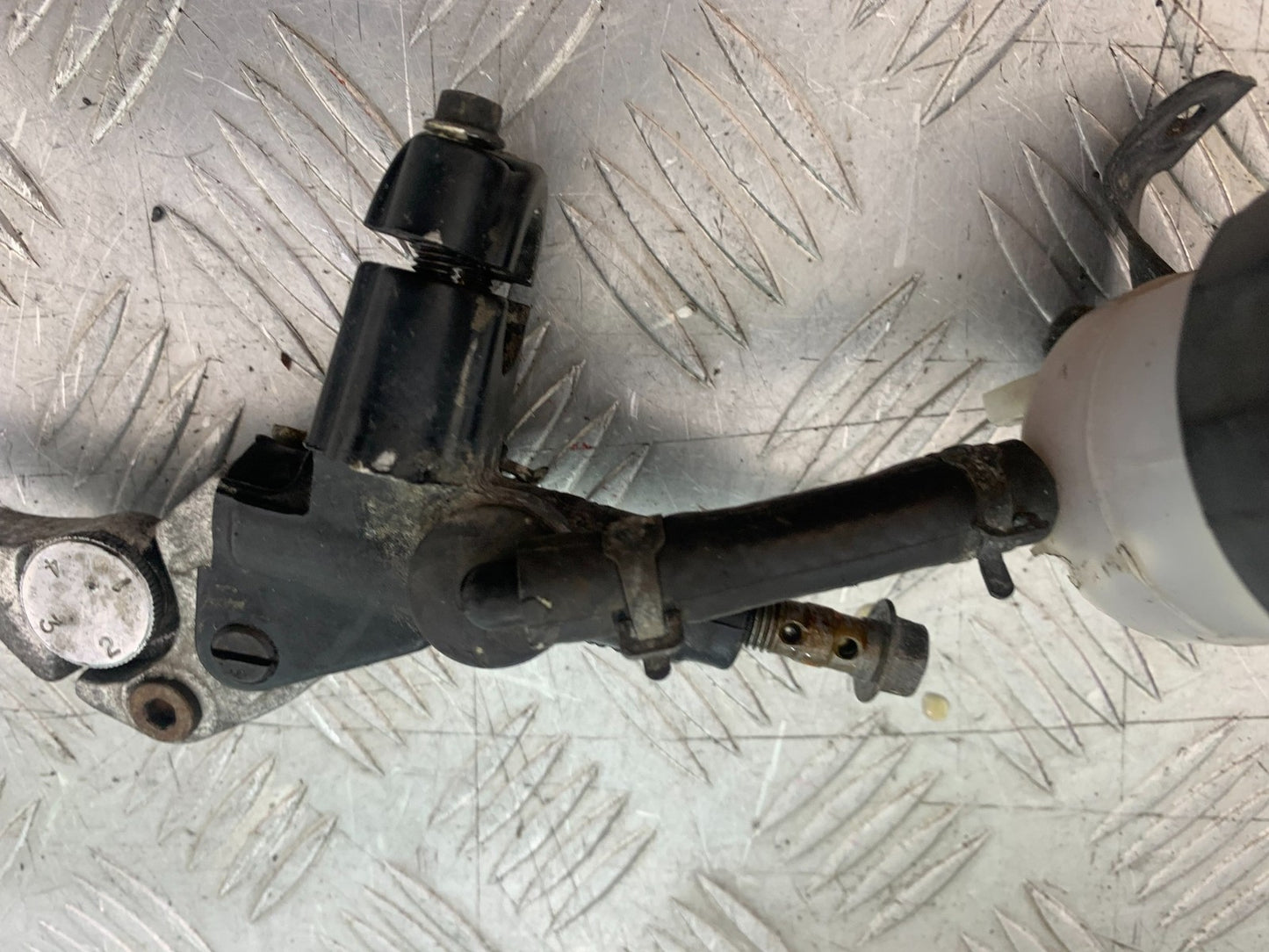 YAMAHA YZF1000 THUNDERACE FRONT BRAKE MASTER CYLINDER  YEAR 1997-2000 (CMB1204)