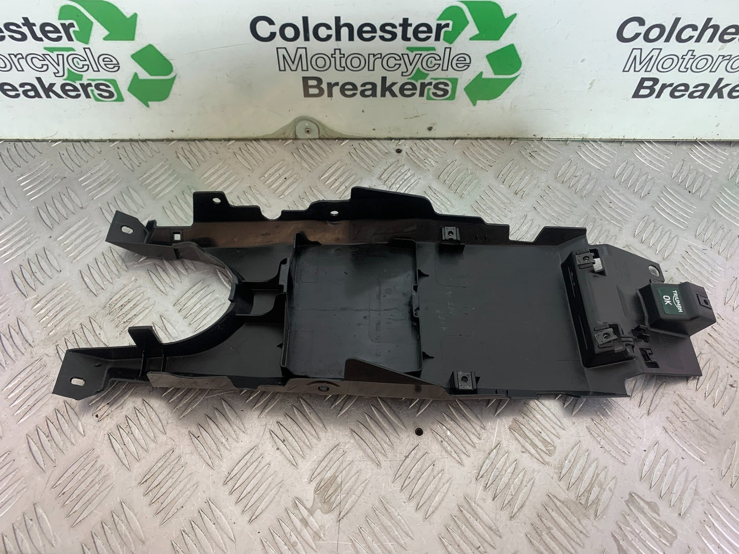 TRIUMPH TRIDENT 660 UNDERTRAY   YEAR 2021-2024 (CMB1148)