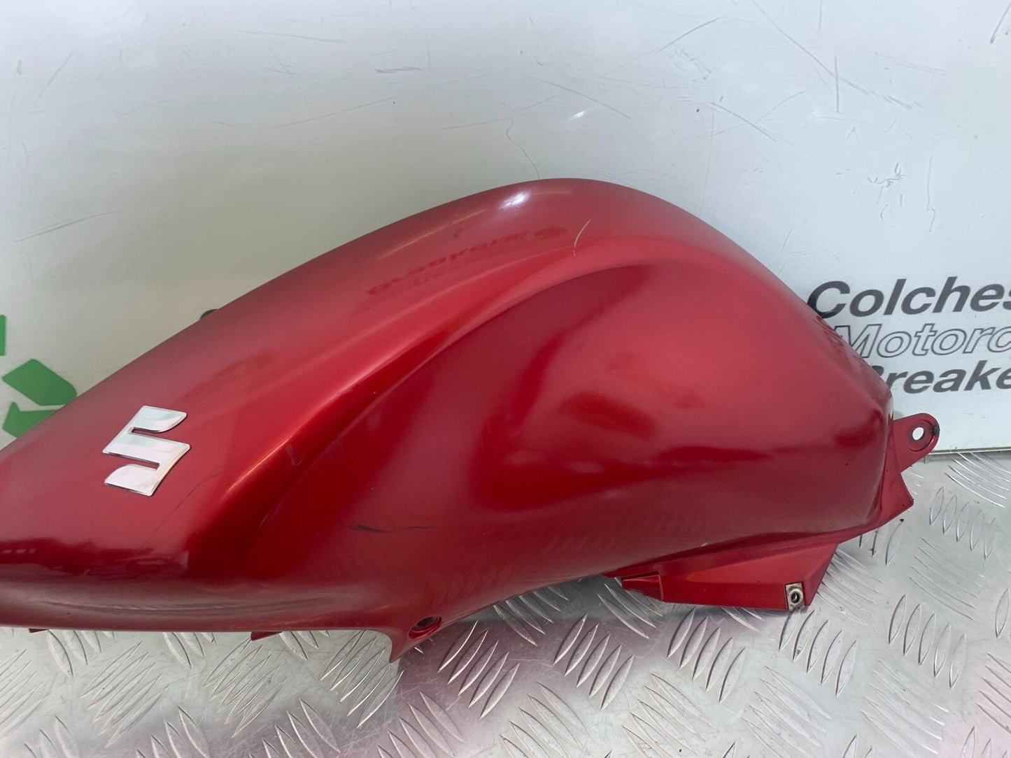 SUZUKI DL 650 V-STROM LEFT TANK PANEL  YEAR 2016 (STOCK 996)