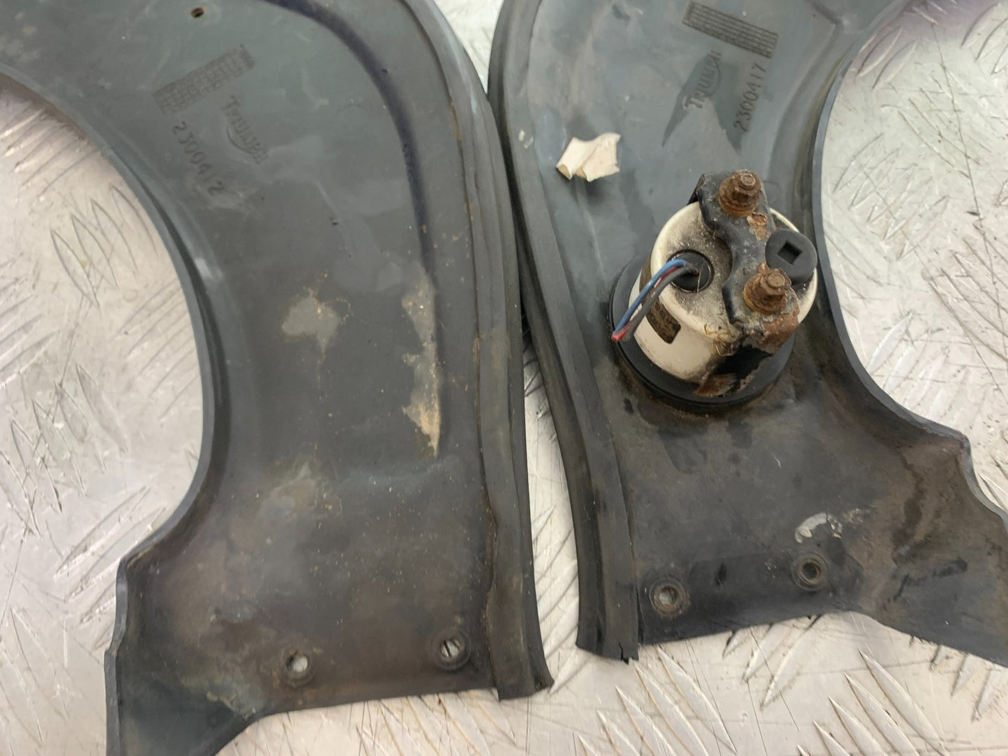 TRIUMPH TROPHY 900 LEFT AND RIGHT TOP INNER INFILLS   YEAR 1991-95 (CMB1251)