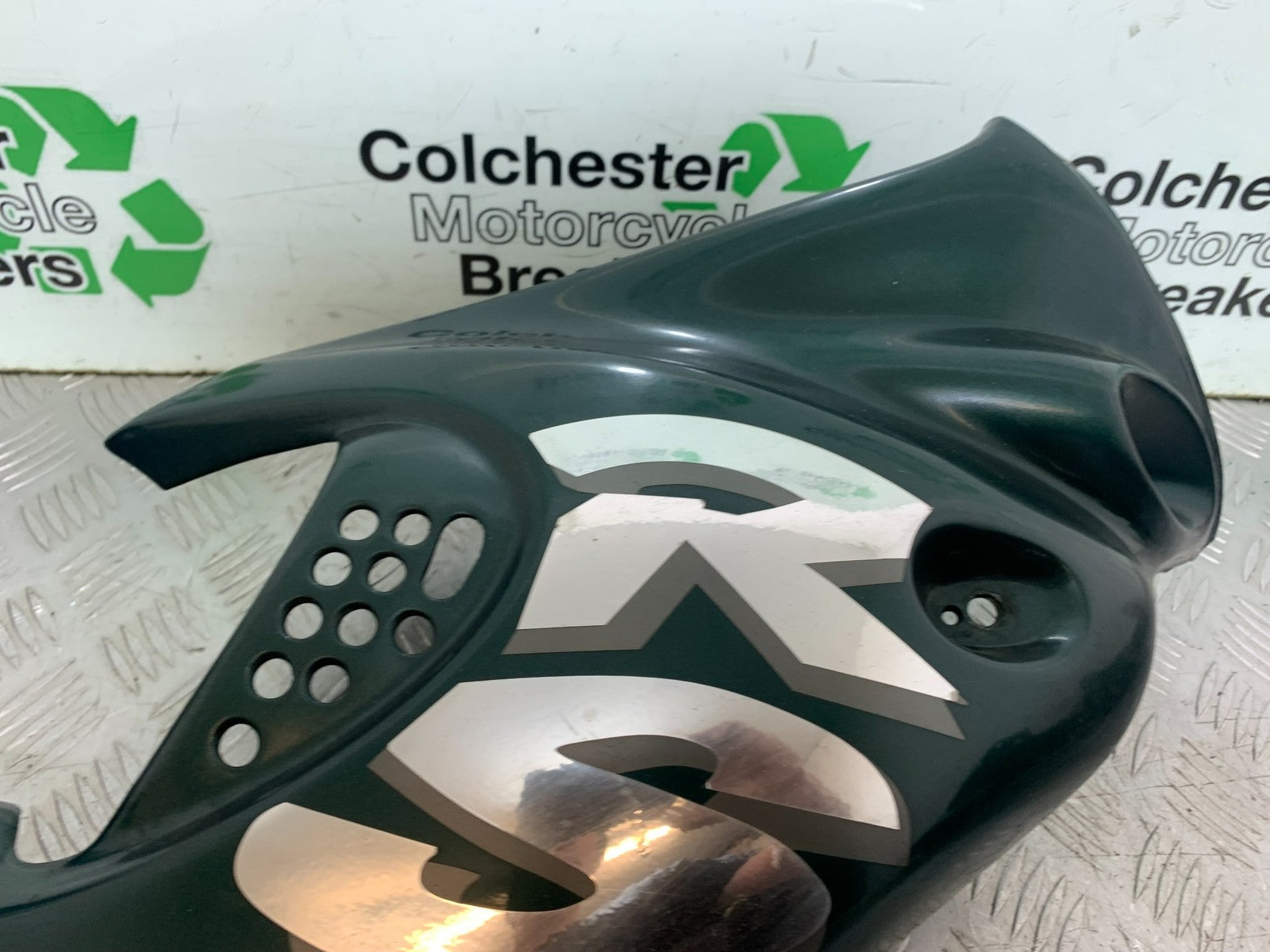 TRIUMPH 955I SPRINT RS RIGHT FAIRING  YEAR 1999-03 (CMB1313)