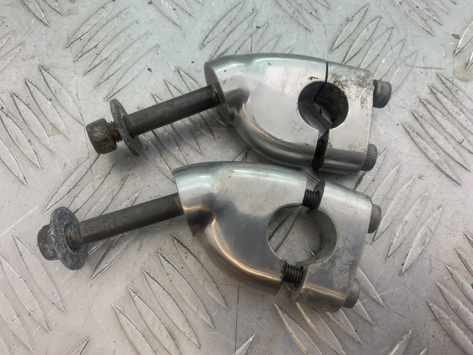 YAMAHA XV535 XV 535 VIRAGO HANDLEBAR RISERS   YEAR 1994-02 (CMB1139)