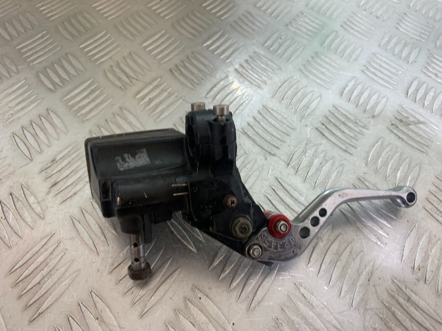 KAWASAKI Z750 ZR750 ZR-7S FRONT MASTER CYLINDER  YEAR 1999-05 (CMB1135)