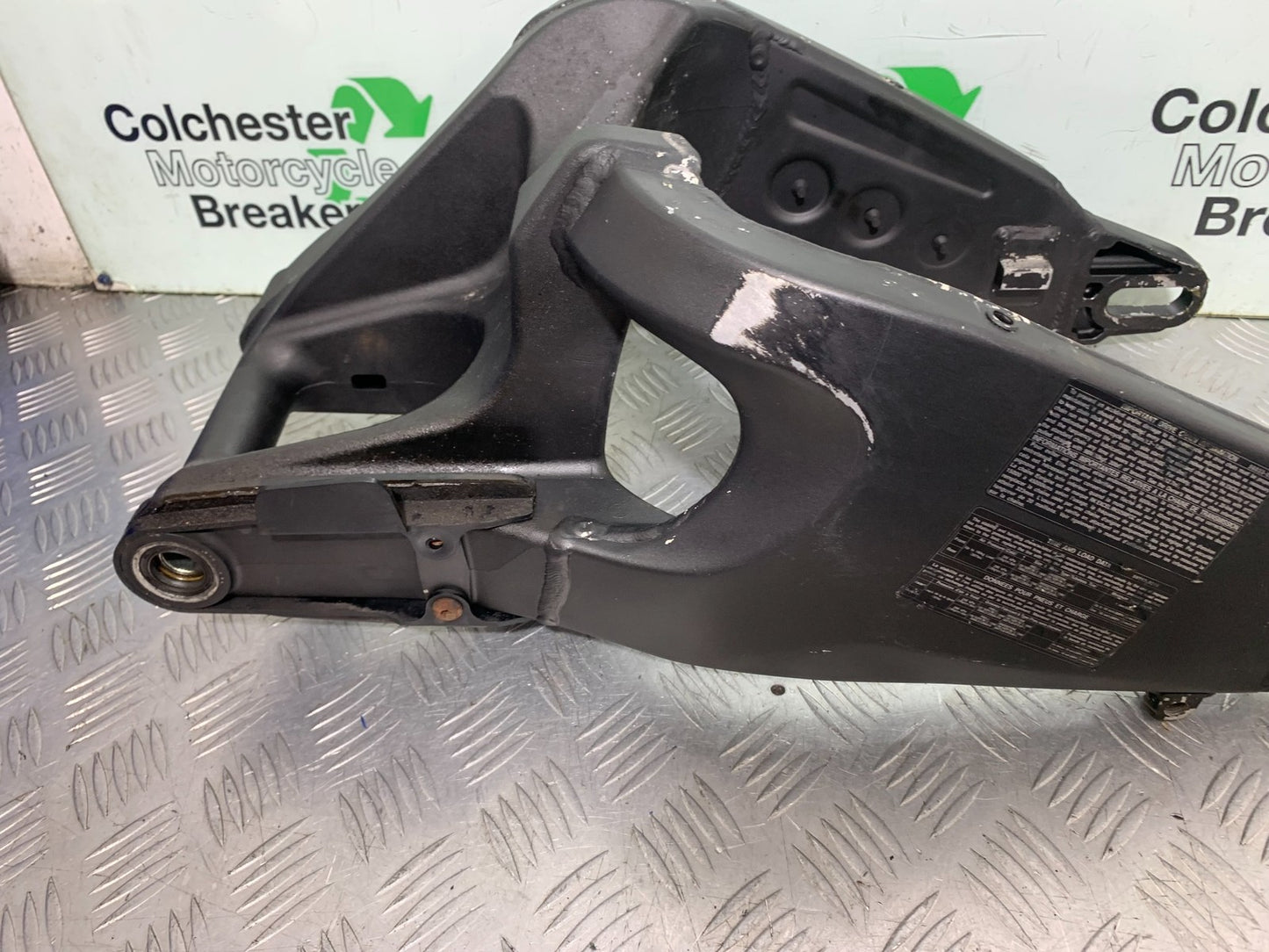KAWASAKI ZX10R ZX10 R SWINGARM  2008-2010 (CMB1301)