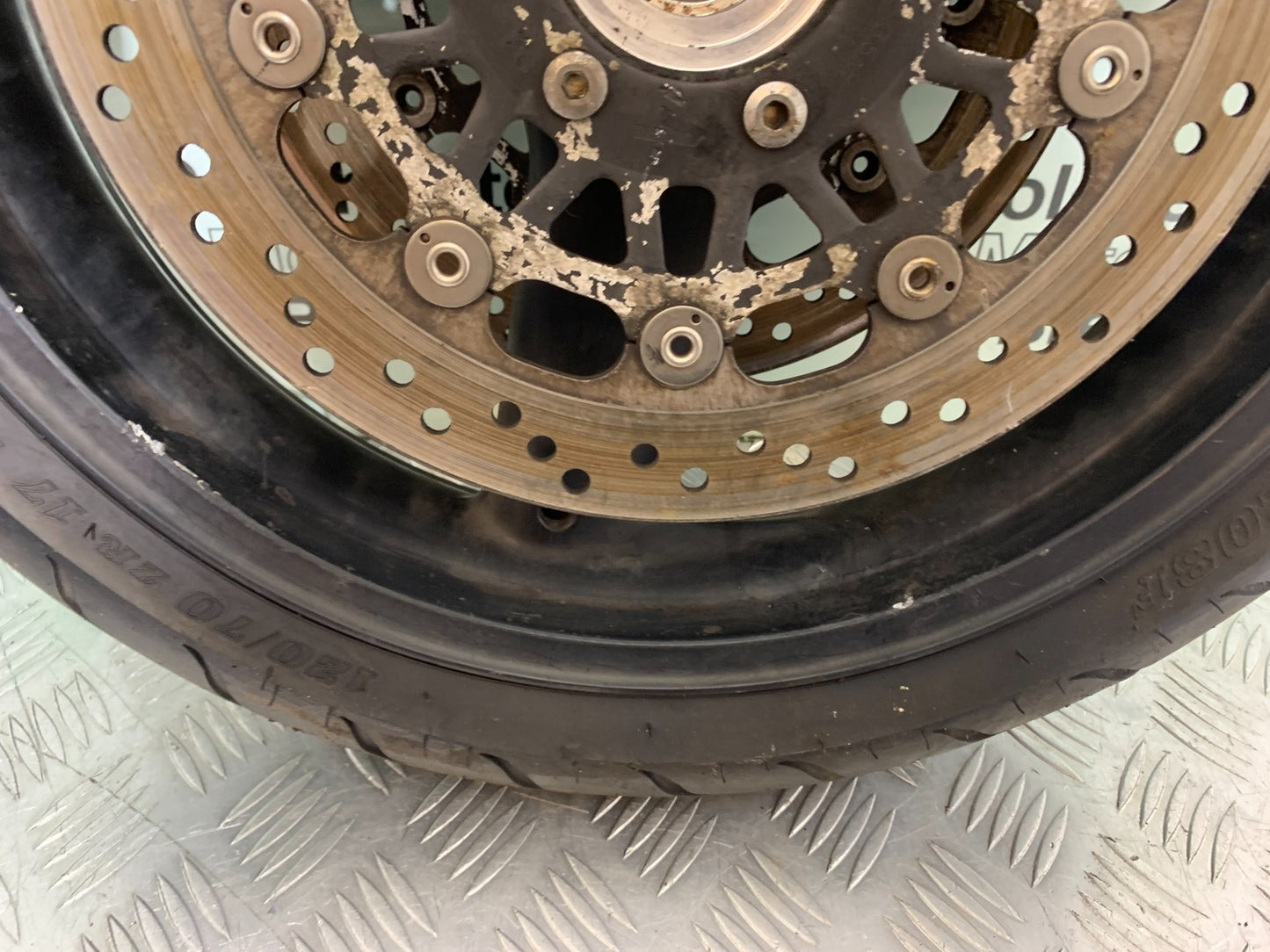 TRIUMPH T509 SPEED TRIPLE FRONT WHEEL  YEAR 1997-1998 (CMB1144)