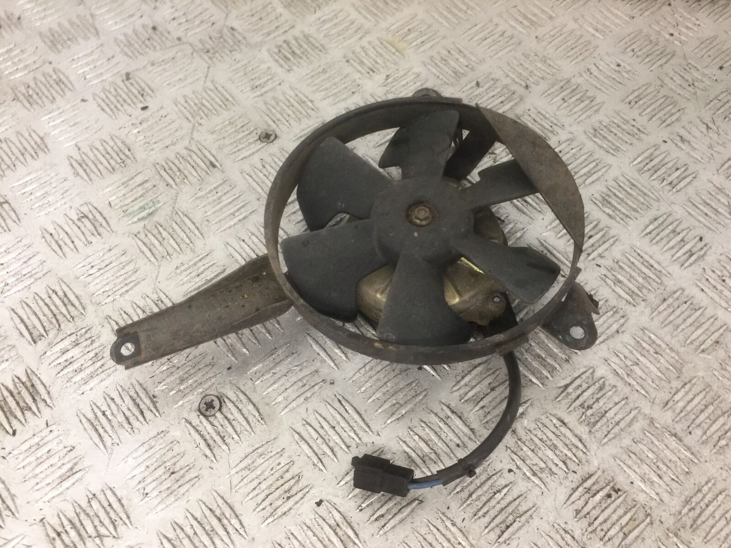 YAMAHA R6 5EB RADIATOR FAN   YEAR 1999-2002 (STOCK 891)