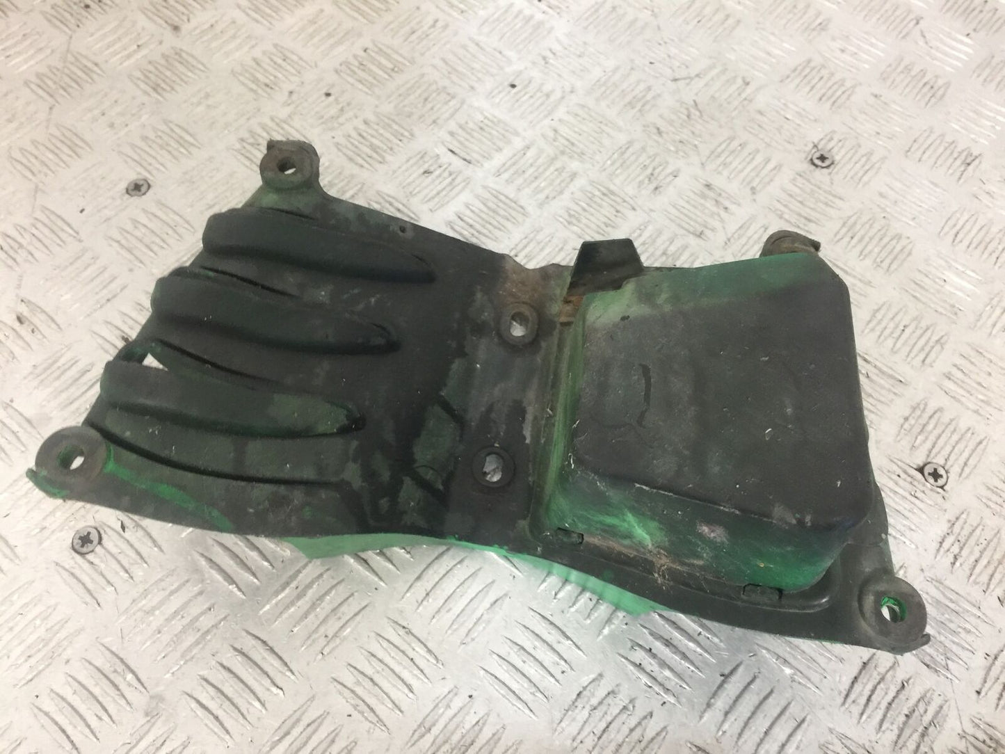 YAMAHA XT125X XT125 X FRAME INFILL COVER YEAR 2008  (STOCK 857)