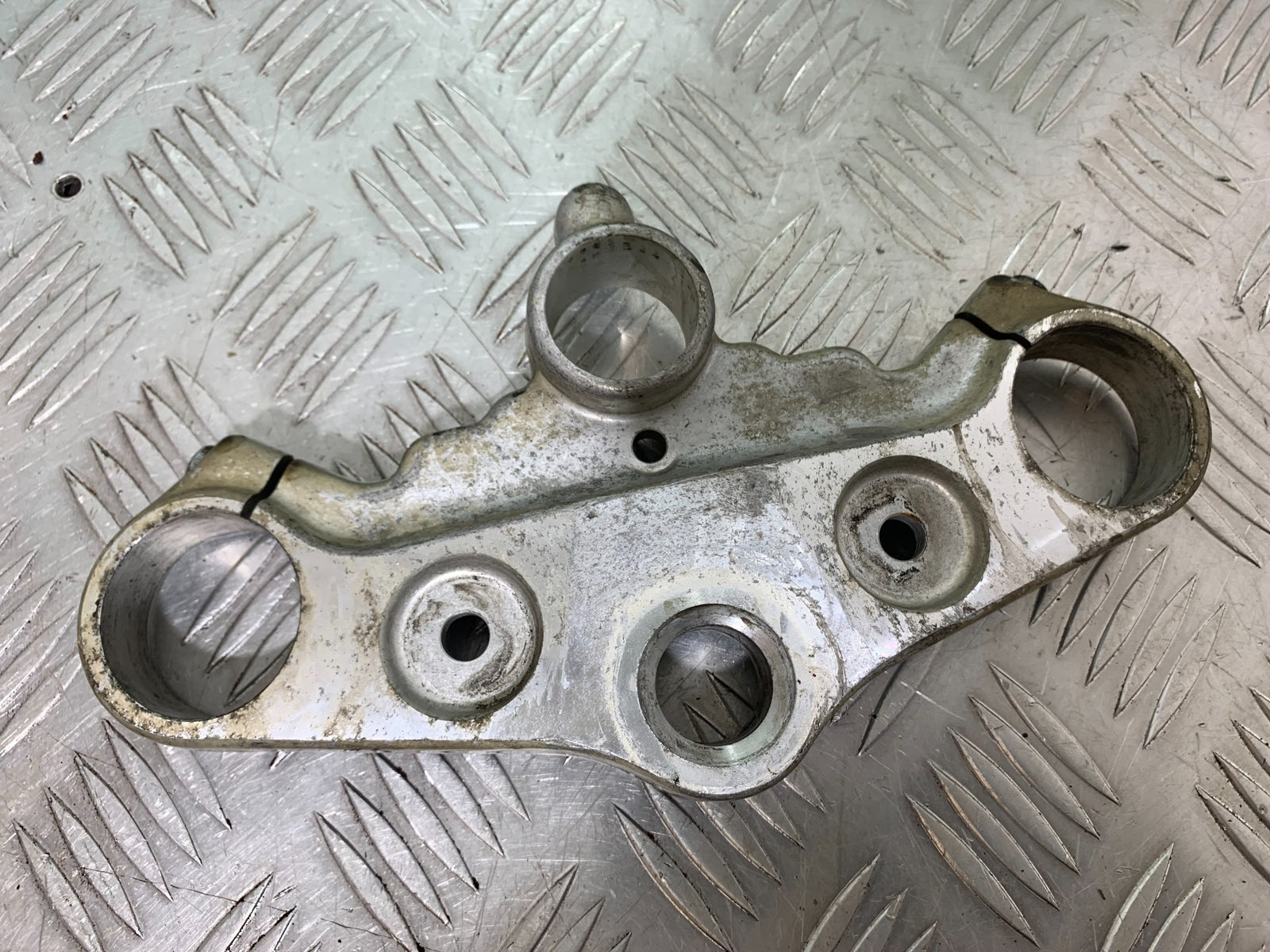 TRIUMPH T509 SPEED TRIPLE TOP YOKE   YEAR 1997-1998 (CMB1144)