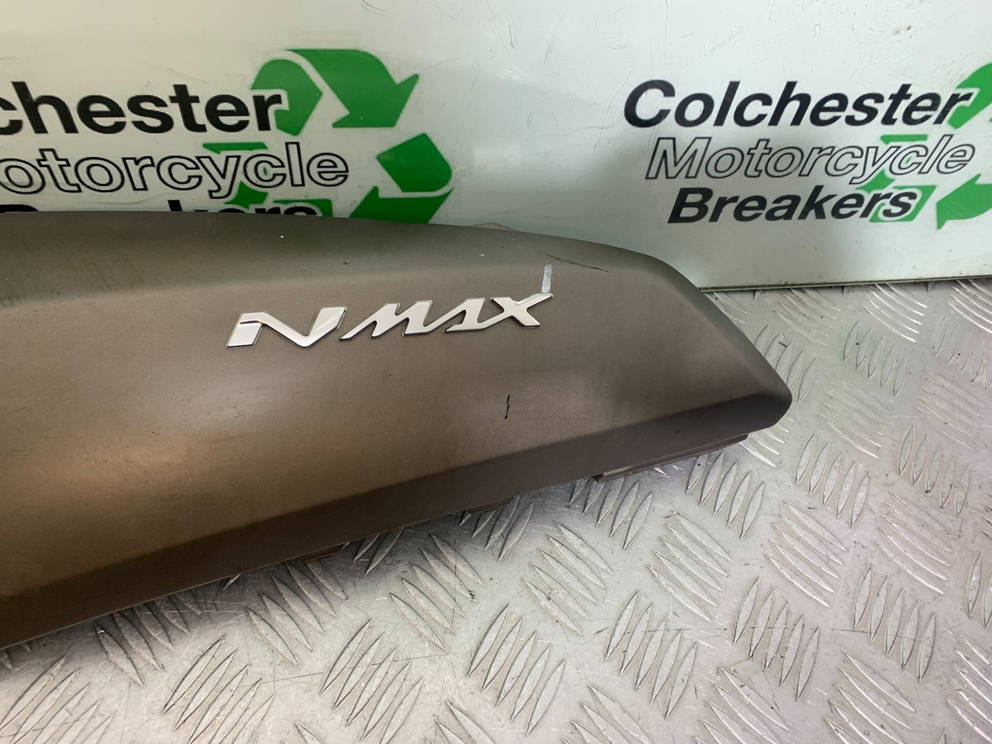YAMAHA NMAX-125 N MAX 125 LEFT SEAT PANEL  YEAR 2015-2020  (CMB1231)