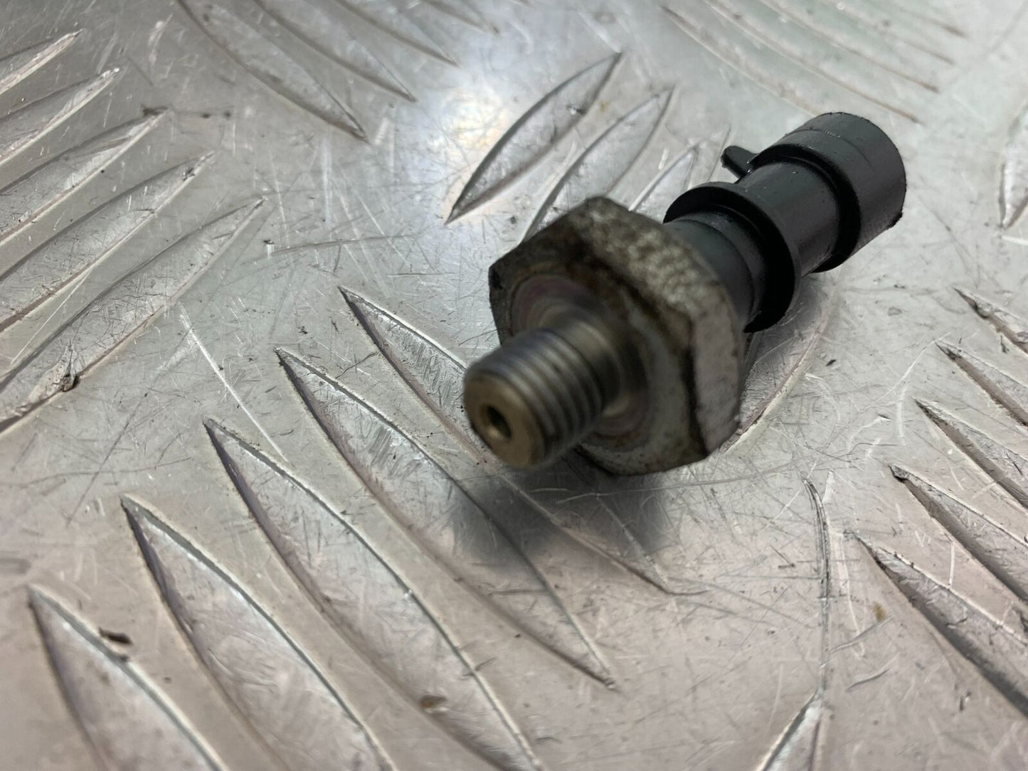 TRIUMPH 765 STREET TRIPLE RS OIL PRESSURE SWITCH    YEAR 2018-2021