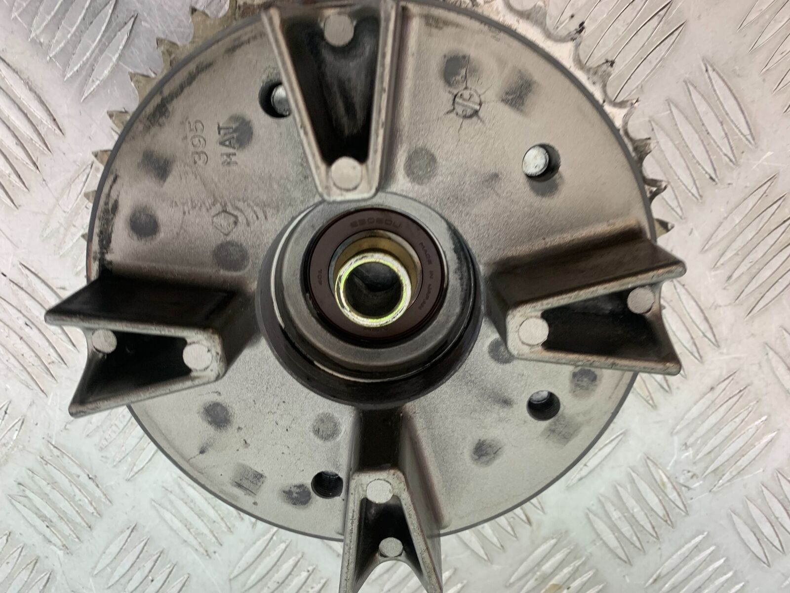 HONDA CBR1100 BLACKBIRD SPROCKET CARRIER  YEAR 1999-2005 (CMB1103)