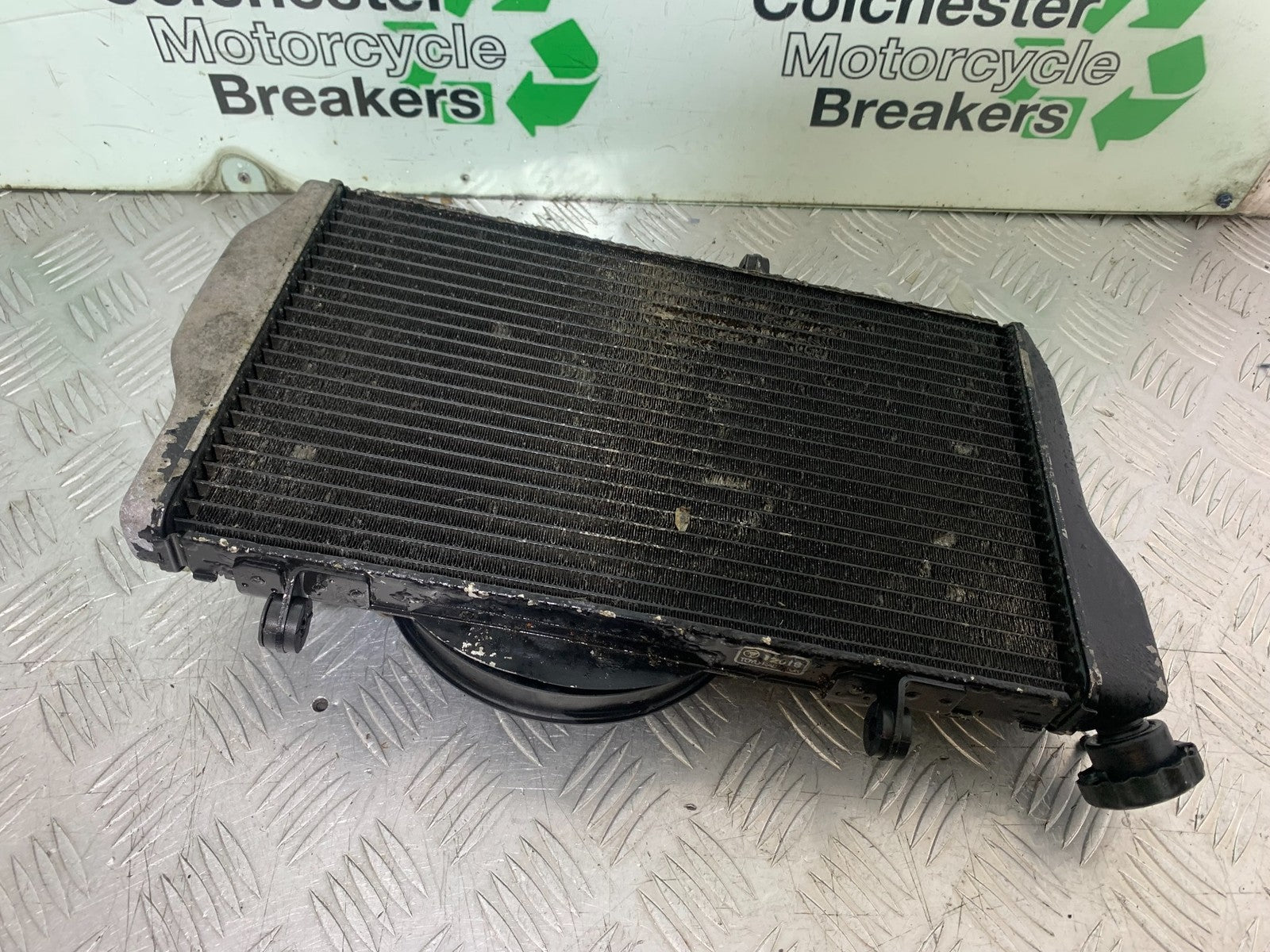 HONDA CBR1100 BLACKBIRD RADIATOR AND FAN  YEAR 1999-2005 (CMB1232)