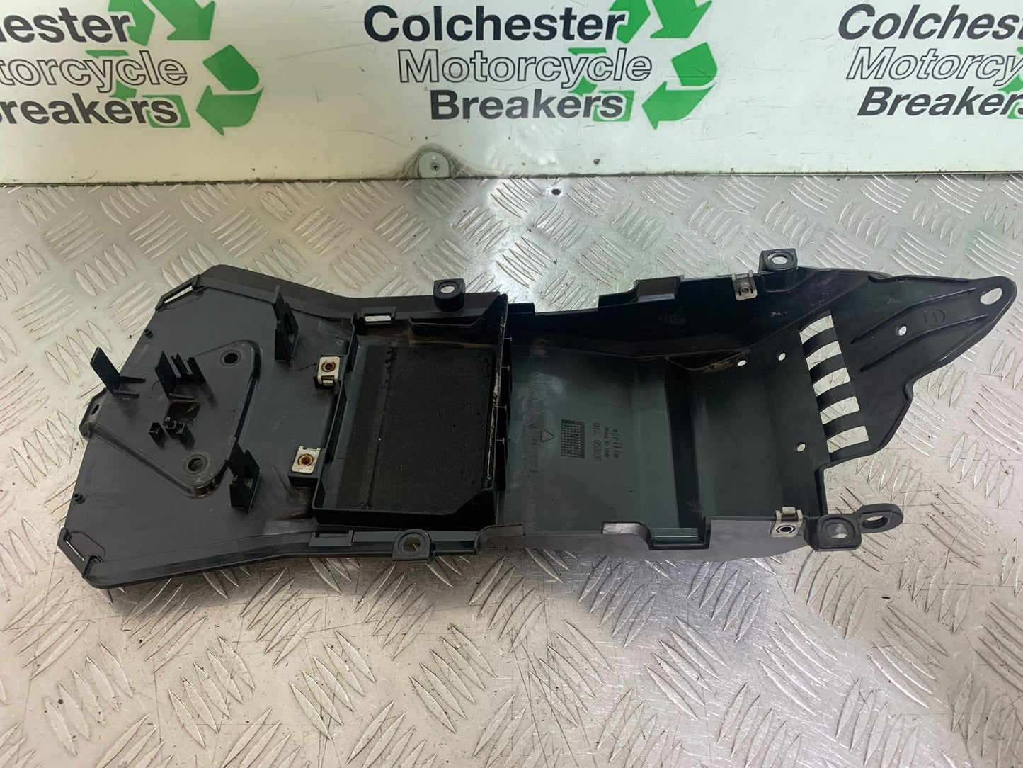 APRILIA RSV4 FACTORY UNDERTRAY   YEAR 2009-2012 (CMB1224)