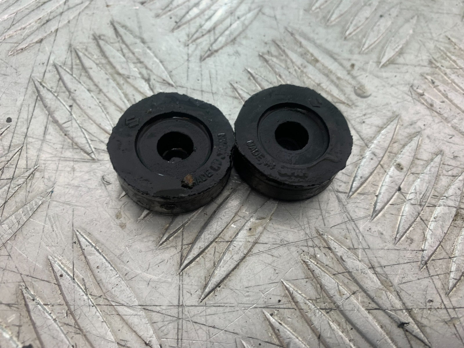 SUZUKI GP100 GP 100 PETROL TANK RUBBERS   YEAR 1978-1988 (CMB1259)
