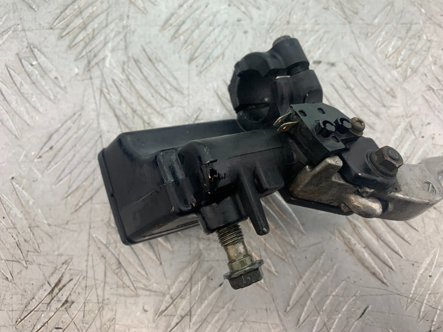 KAWASAKI Z750 Z 750 FRONT BRAKE MASTER CYLINDER  YEAR 2004-2006  (CMB1234)
