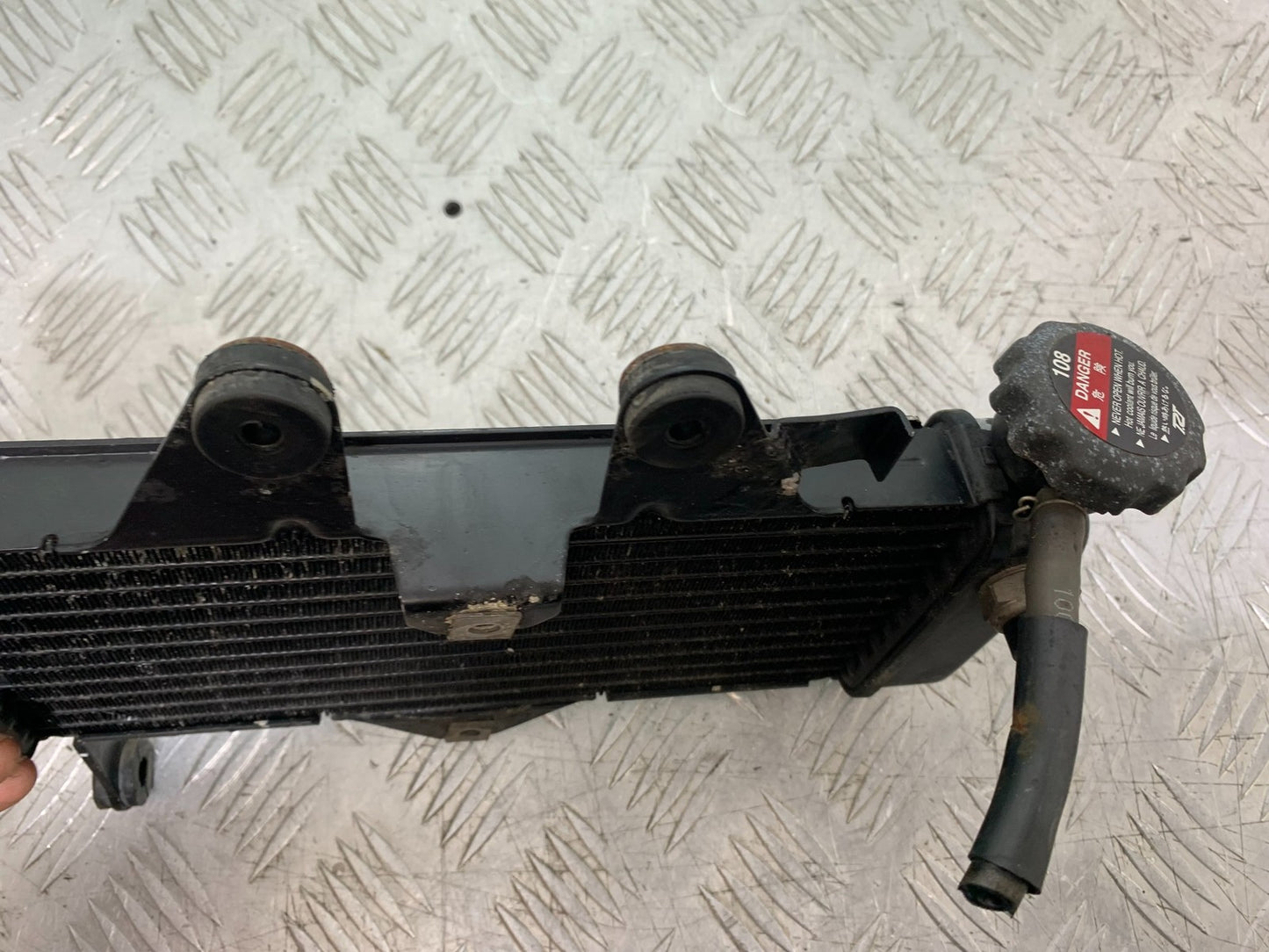 HONDA XL125 VARADERO RADIATOR  YEAR 2001-2006  (CMB1304)