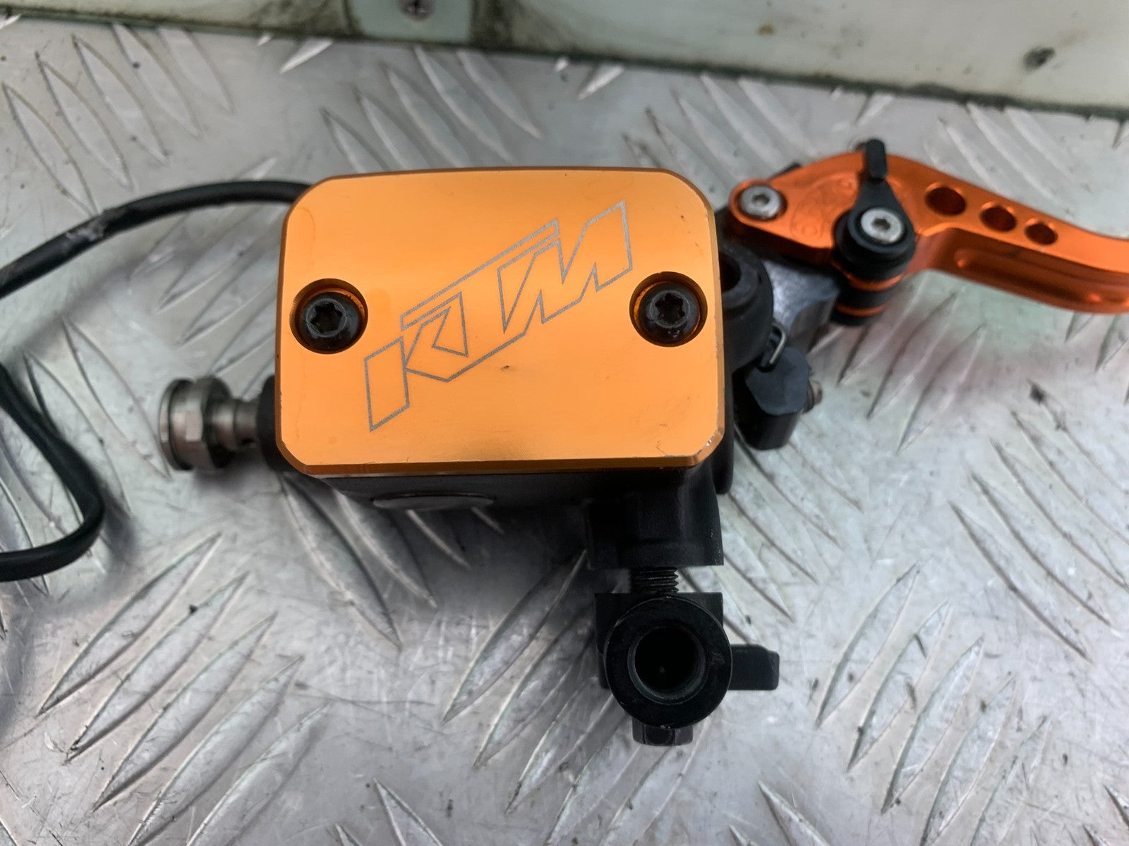 KTM 690 DUKE R LC4 FRONT BRAKE MASTER CYLINDER YEAR 2012-2015  (CMB1180)