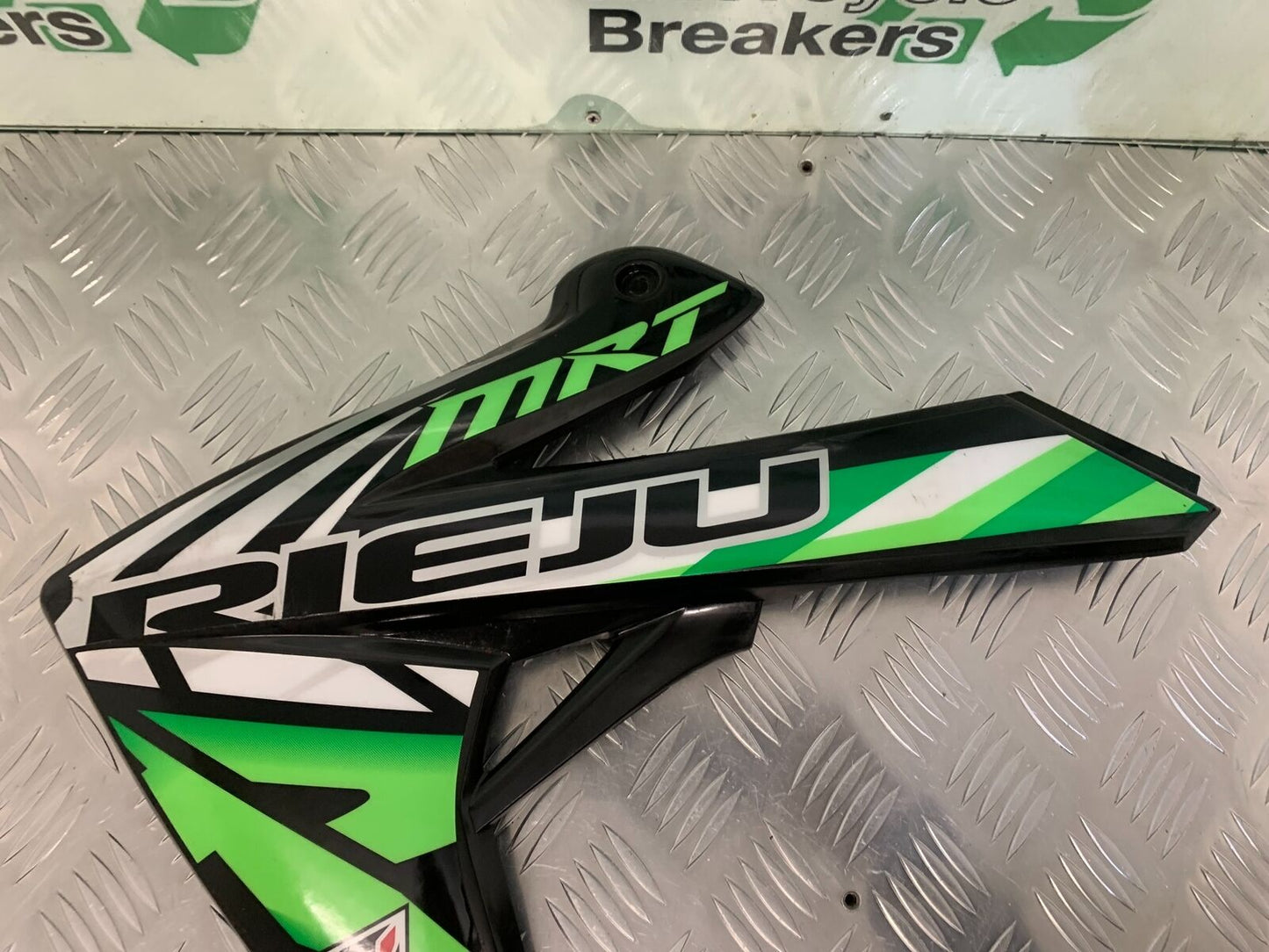 RIEJU 125 MARATHON SM PRO LEFT TANK PANEL YEAR 2015(STOCK 938)