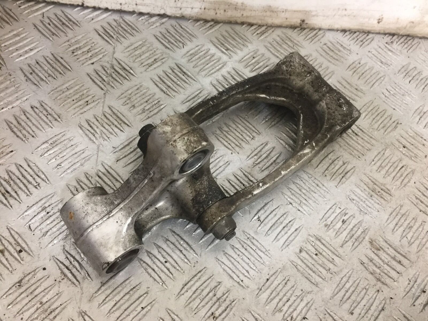 HONDA CRF1000 (DCT) AFRICA TWIN REAR SHOCK LINKAGE  YEAR 2019 (STOCK 835)