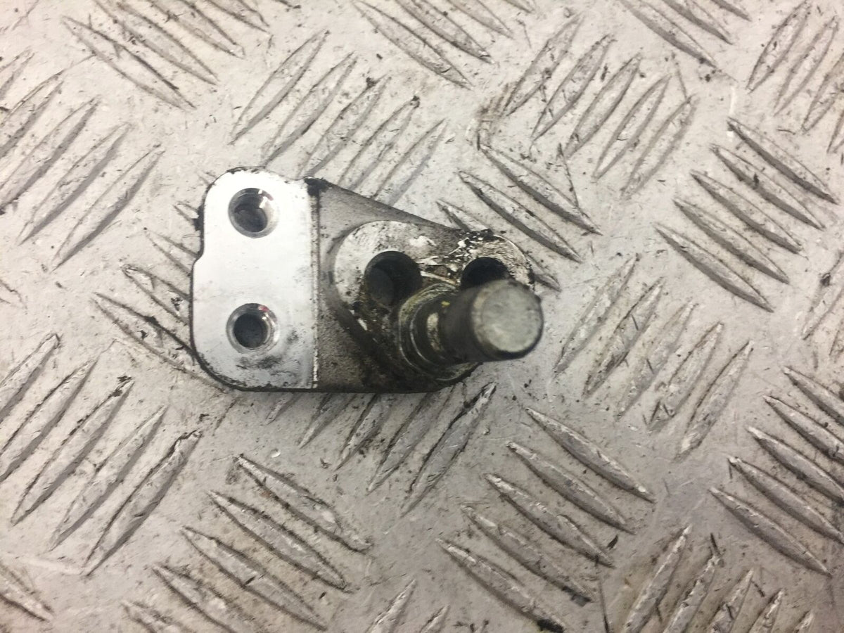 SUZUKI GSXR1000 L1 - L6 GEAR LEVER MOUNT YEAR 2011-16 (STOCK 649)