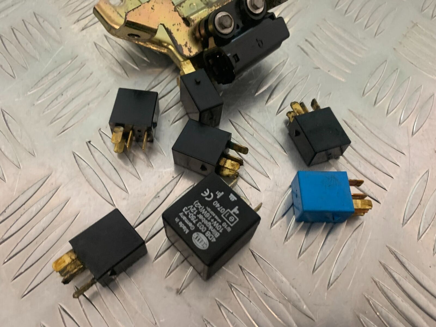 TRIUMPH 1050 SPRINT GT RELAYS YEAR 2010-2014 (STOCK 979)