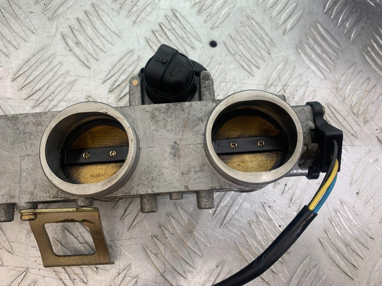 TRIUMPH 955i SPRINT ST THROTTLE BODIES 1999-2004 (CMB1176)