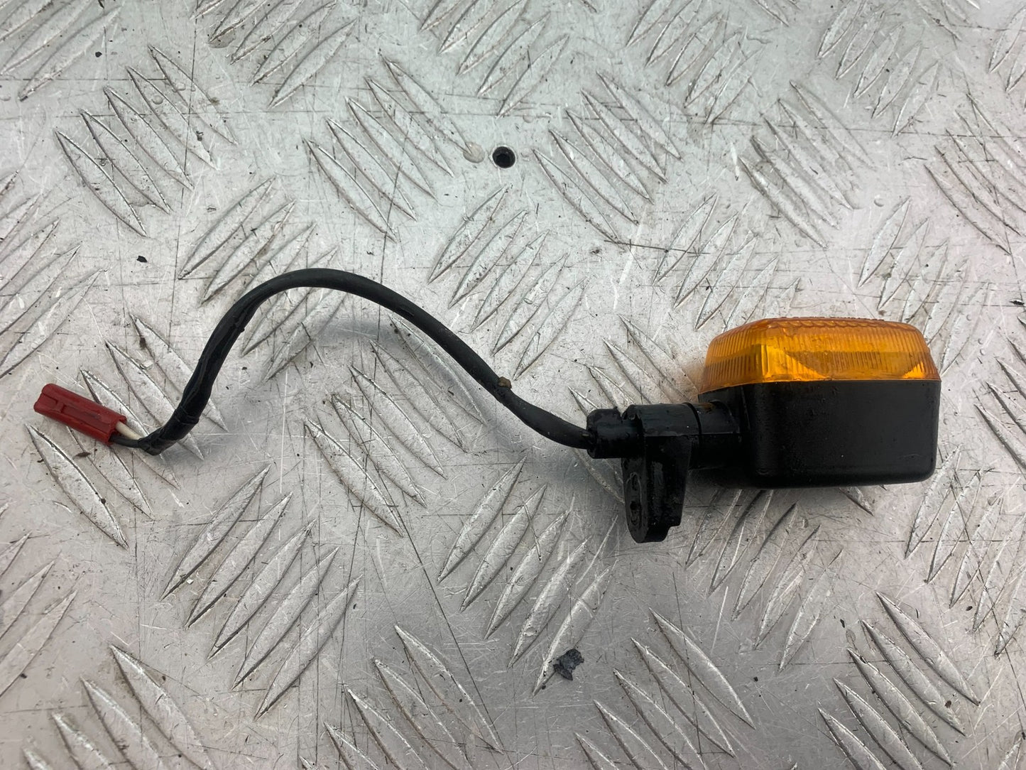 ROYAL ENFIELD HIMALAYAN 411 FRONT RIGHT INDCIATOR YEAR 2018-2023 (CMB1279)