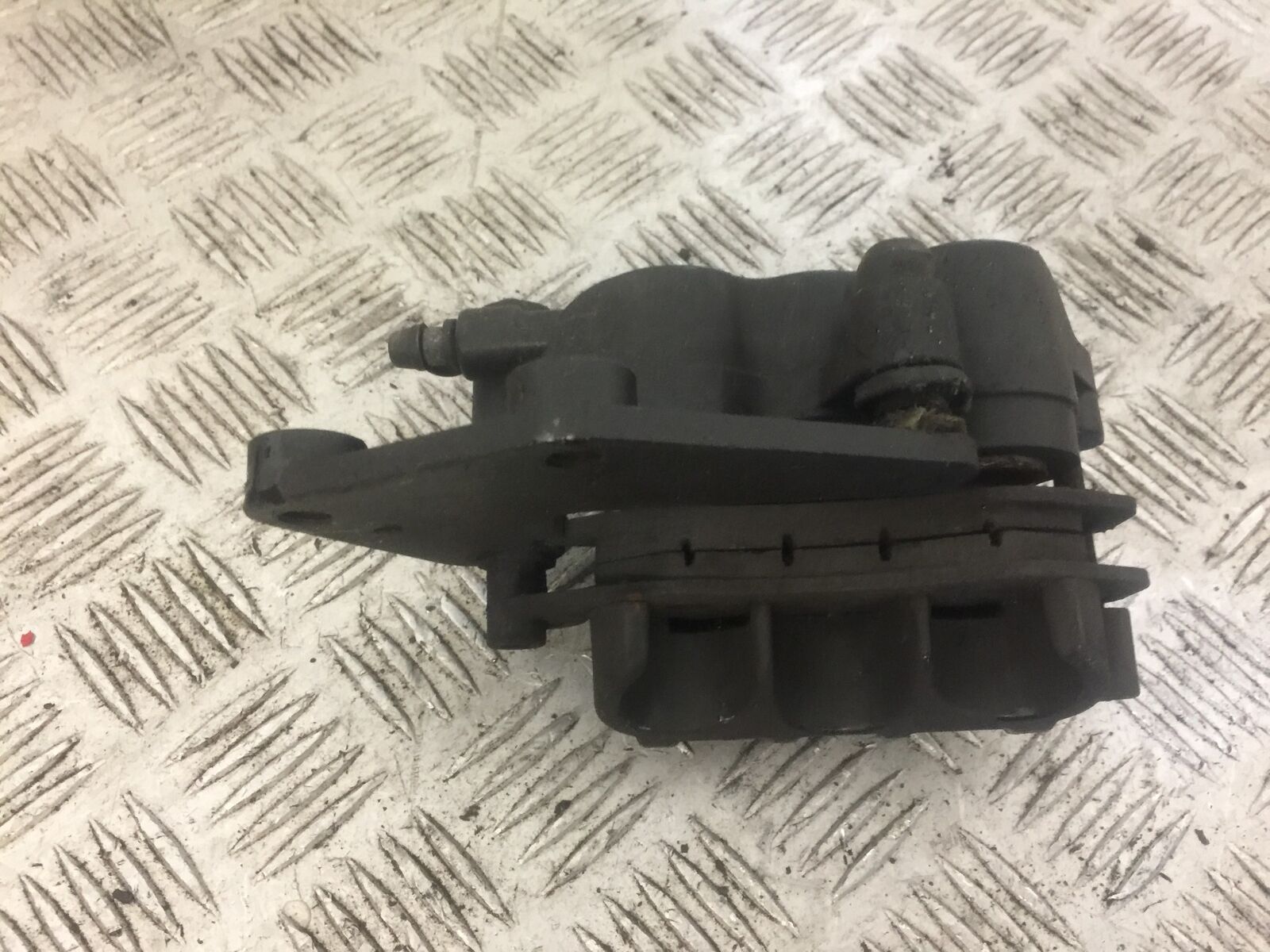 KEEWAY SUPERLIGHT 125 FRONT BRAKE CALIPER   YEAR 2017 (STOCK 694)