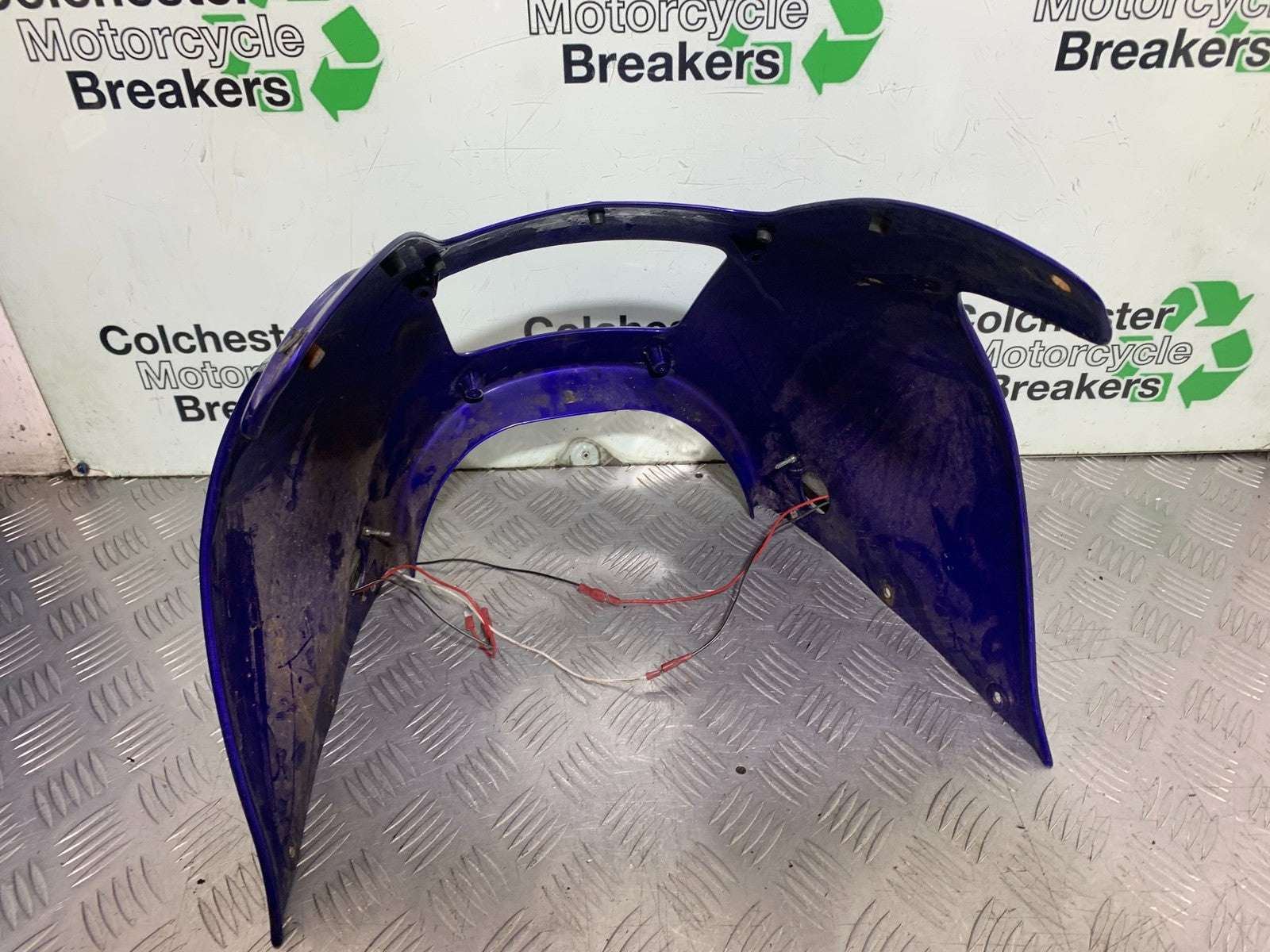 TRIUMPH TROPHY 900 TOP FAIRING   YEAR 1991-95 (CMB1251)