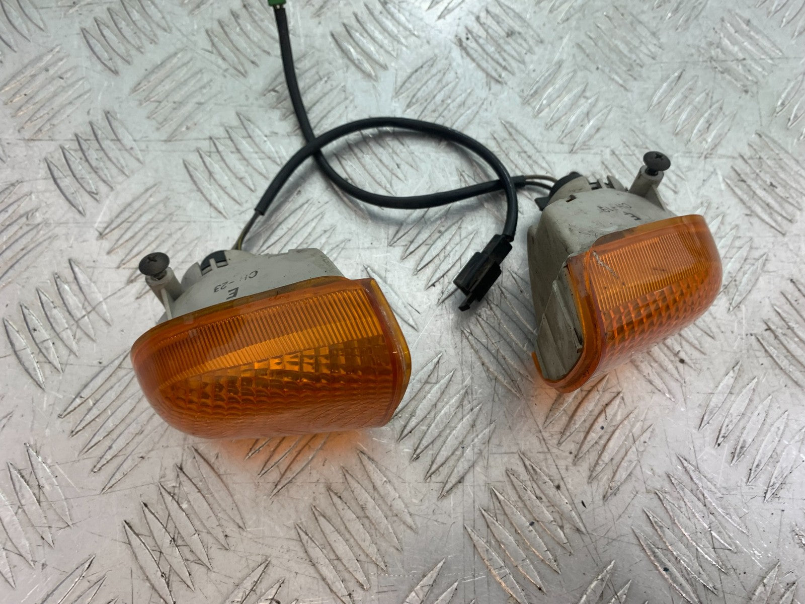 KAWASAKI ZZR1100 D REAR INDICATORS  YEAR 1993-2001 (CMB1289)