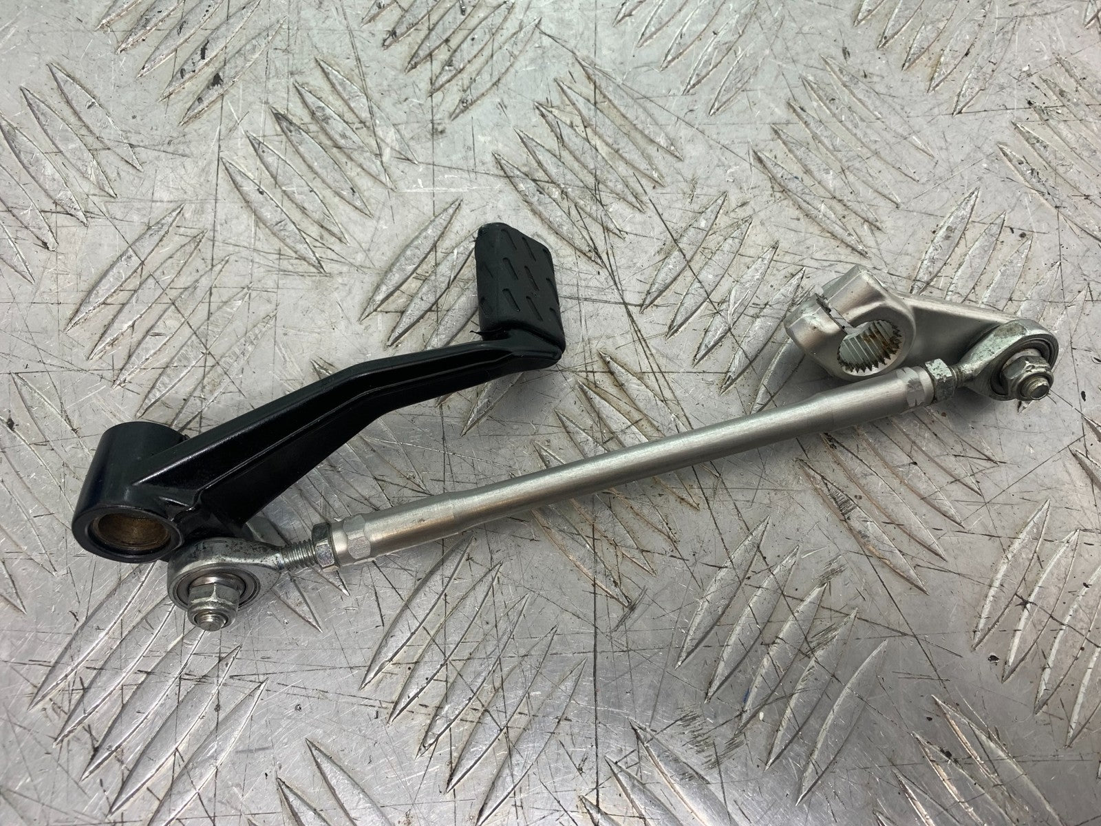 DUCATI 1198 S GEAR LEVER   YEAR 2009-2011 (CMB1219)