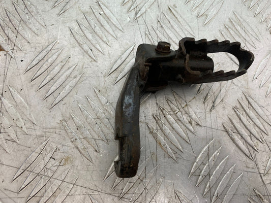 KAWASAKI KLR250 KLR 250 FRONT RIGHT FOOTPEG  YEAR 1984-2001 (CMB1225)