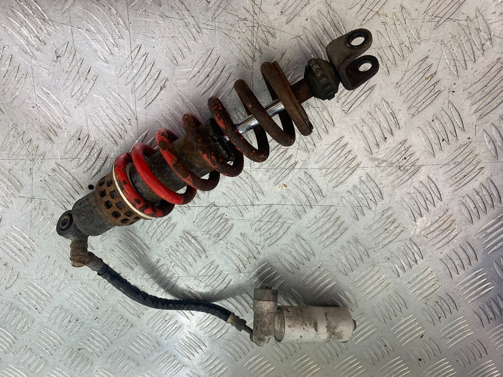 YAMAHA YZF1000 THUNDERACE REAR SHOCK   YEAR 1997-2000 (CMB1204)