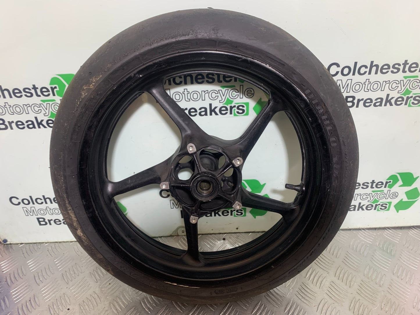 YAMAHA YZF R1 FRONT WHEEL   YEAR 2004-2006 (CMB1155)
