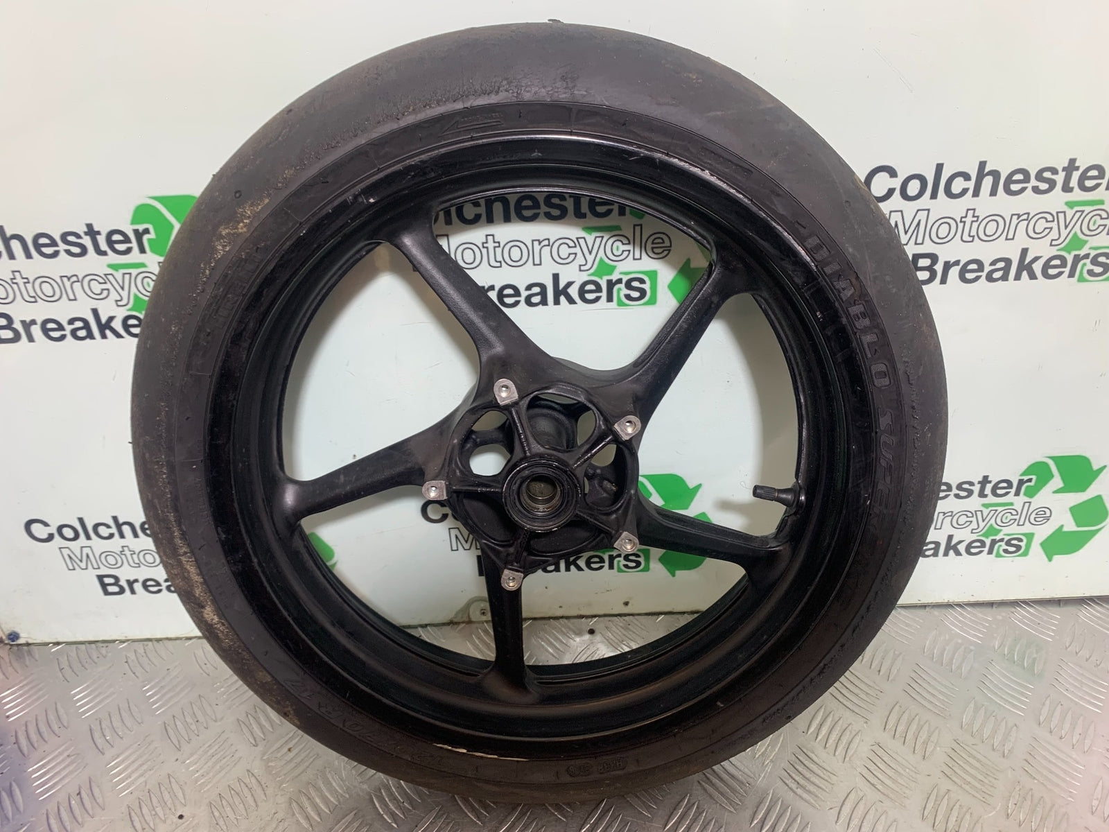 YAMAHA YZF R1 FRONT WHEEL   YEAR 2004-2006 (CMB1155)