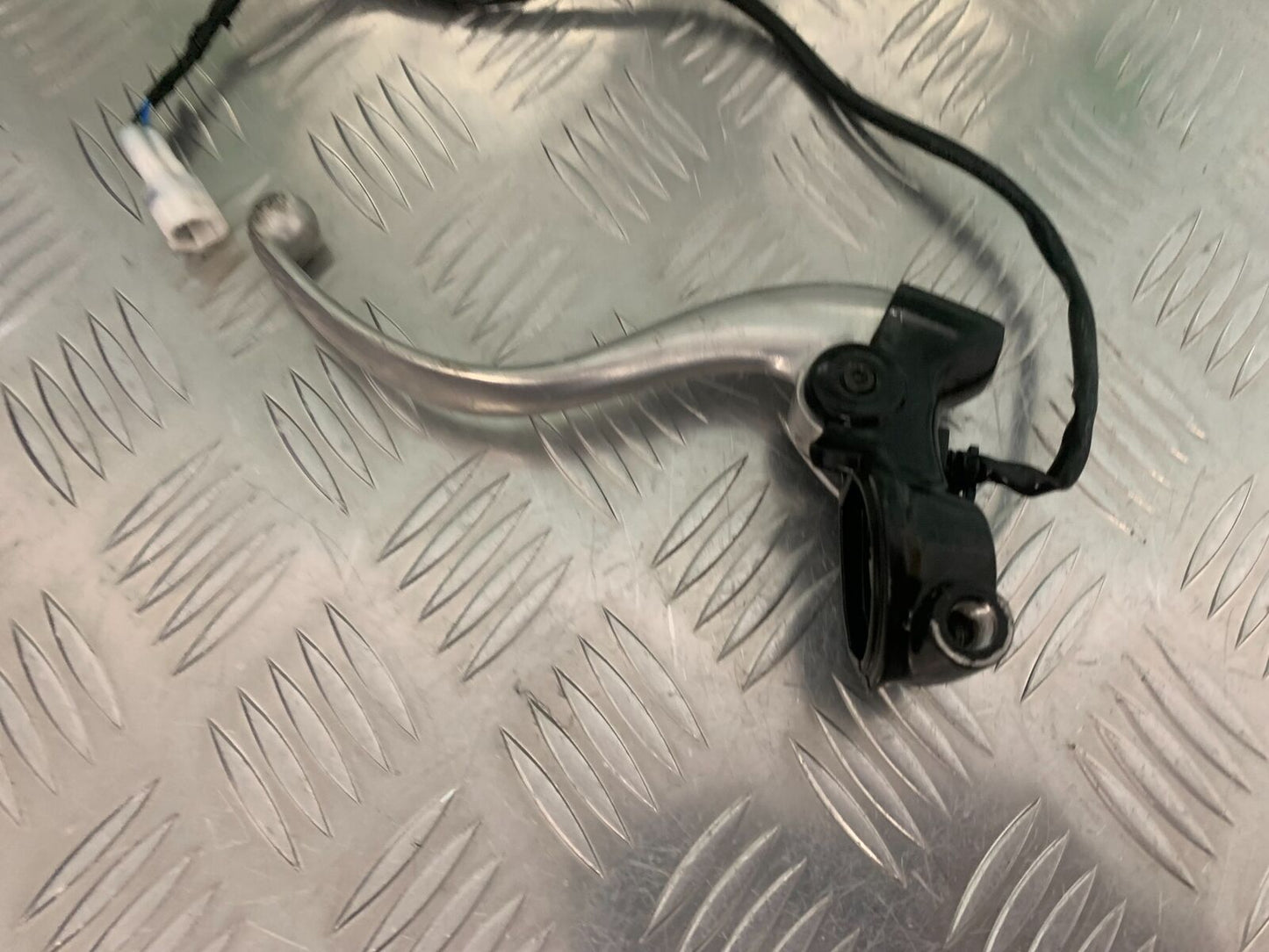 ROYAL ENFIELD 350 CLASSIC CLUTCH LEVER AND BRACKET YEAR 2022 (STOCK 967)