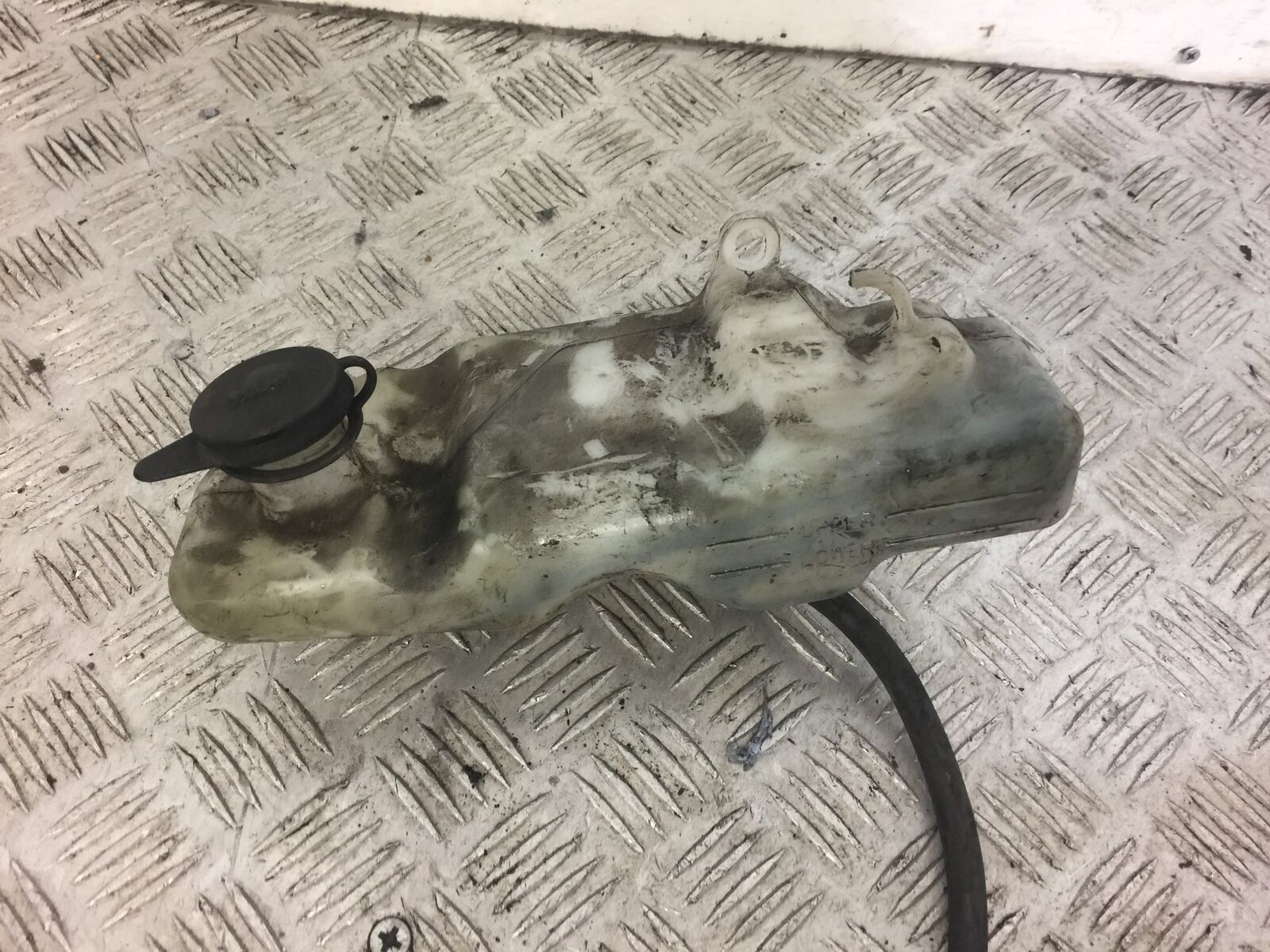 HONDA CB900 CB 900 HORNET COOLANT BOTTLE  YEAR 2002 STOCK 395