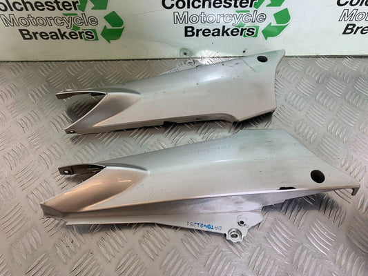 YAMAHA FJR1300 FJR 1300 LEFT AND RIGHT SEAT PANELS  YEAR 2001-05 (CMB1005)