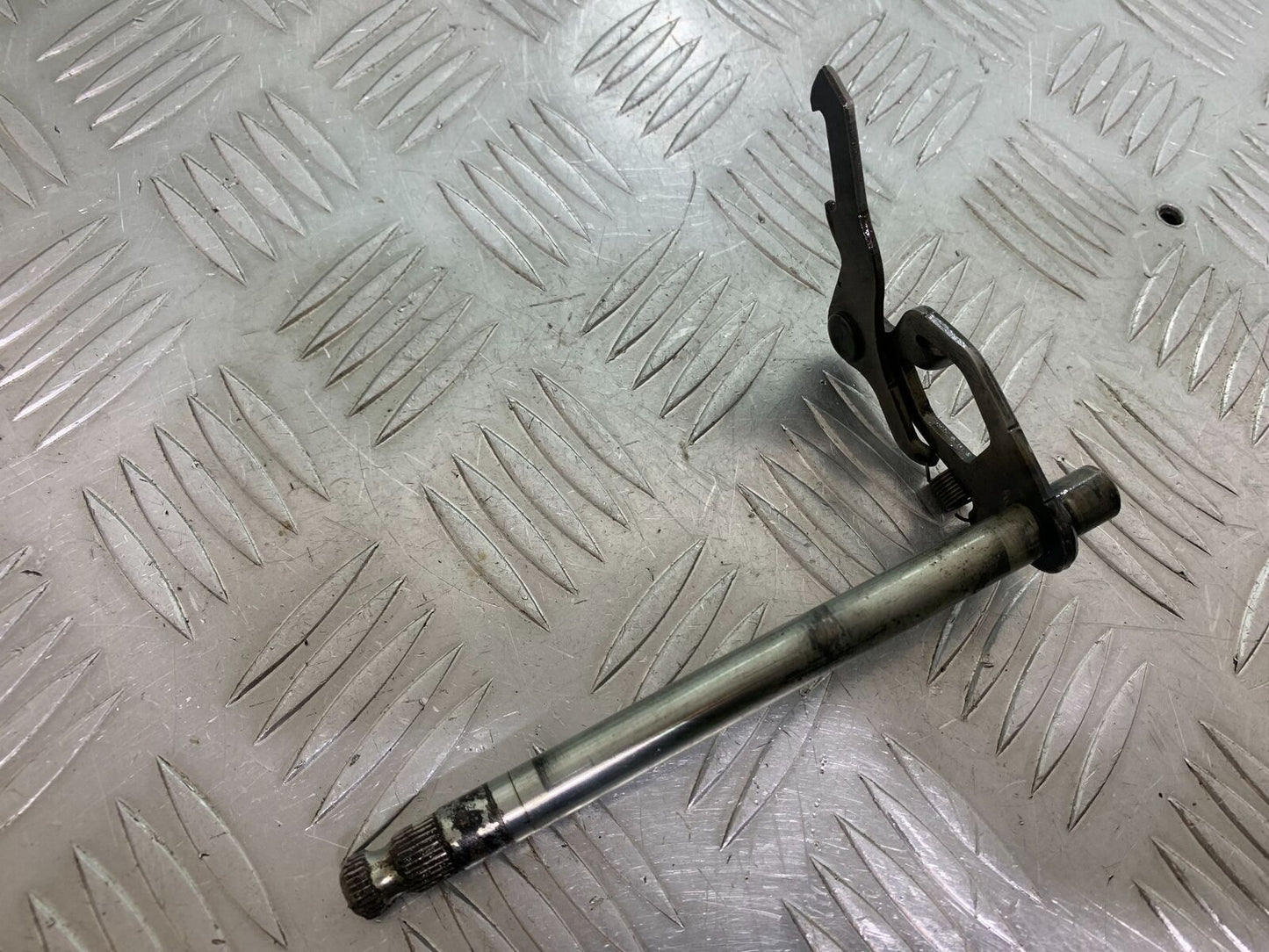 HONDA CBR125 CBR 125 GEAR SHAFT   YEAR 2004-06  (CMB1040)